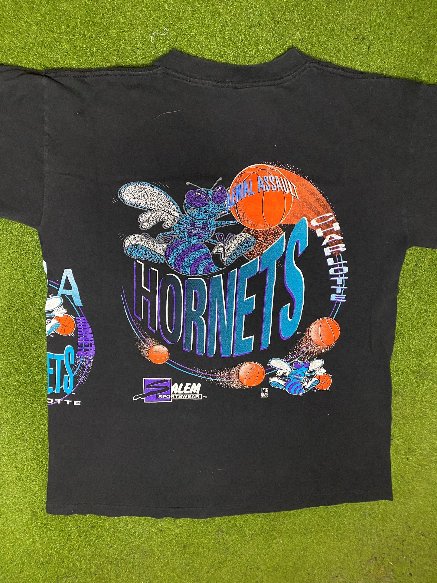 90s Charlotte Hornets - AOP Double Sided - Vintage NBA T-Shirt (Large) - Gametime Vintage
