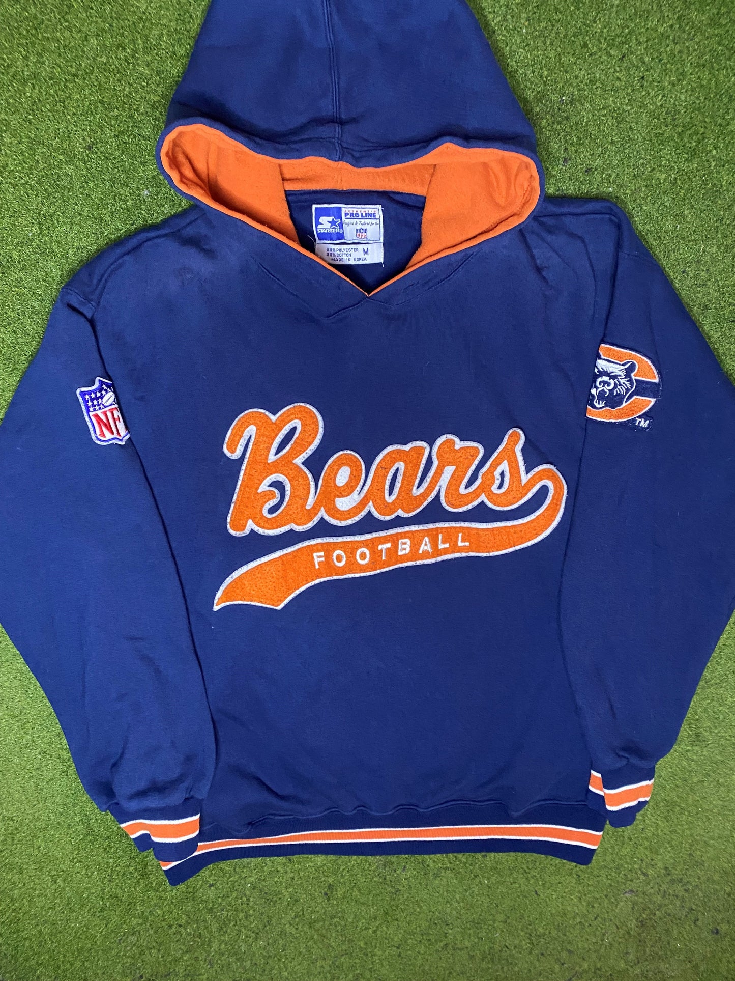 90s Chicago Bears - Vintage NFL Hoodie (Medium) - Gametime Vintage