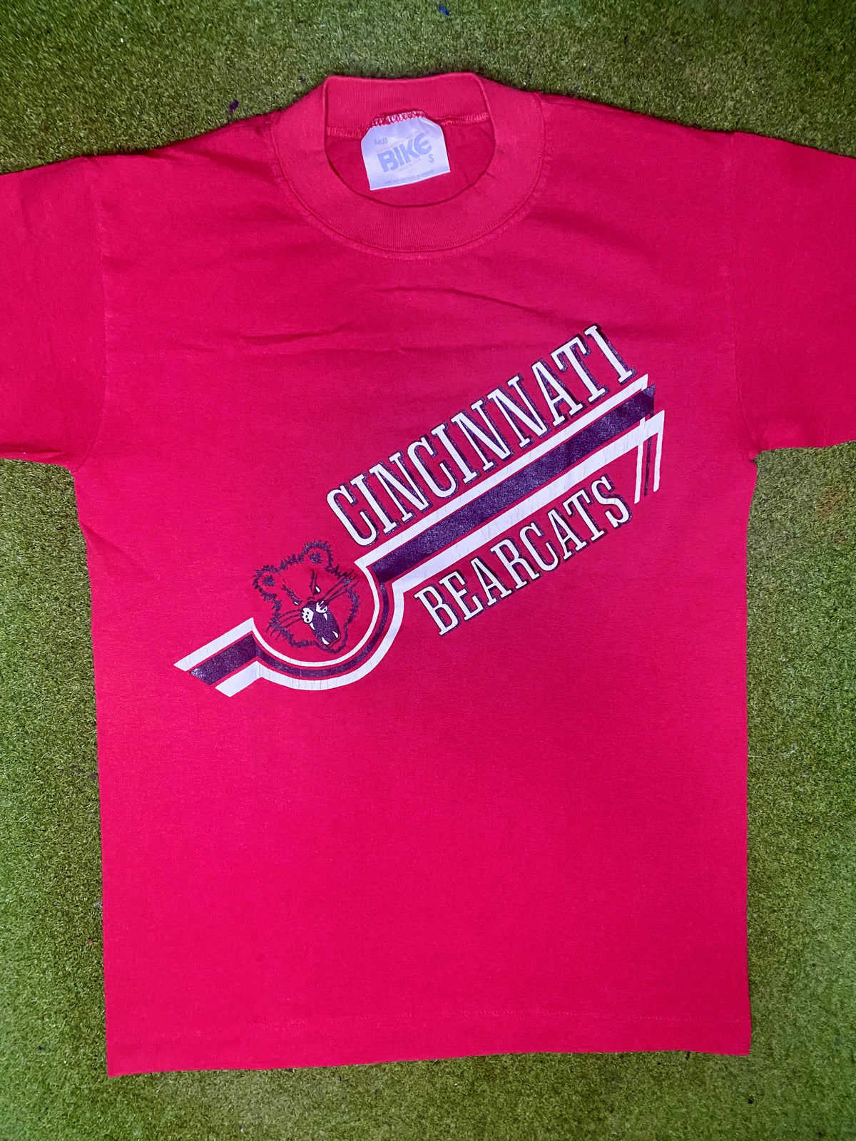 90s Cincinnati Bearcats - Vintage College T Shirt (Small) - Gametime Vintage