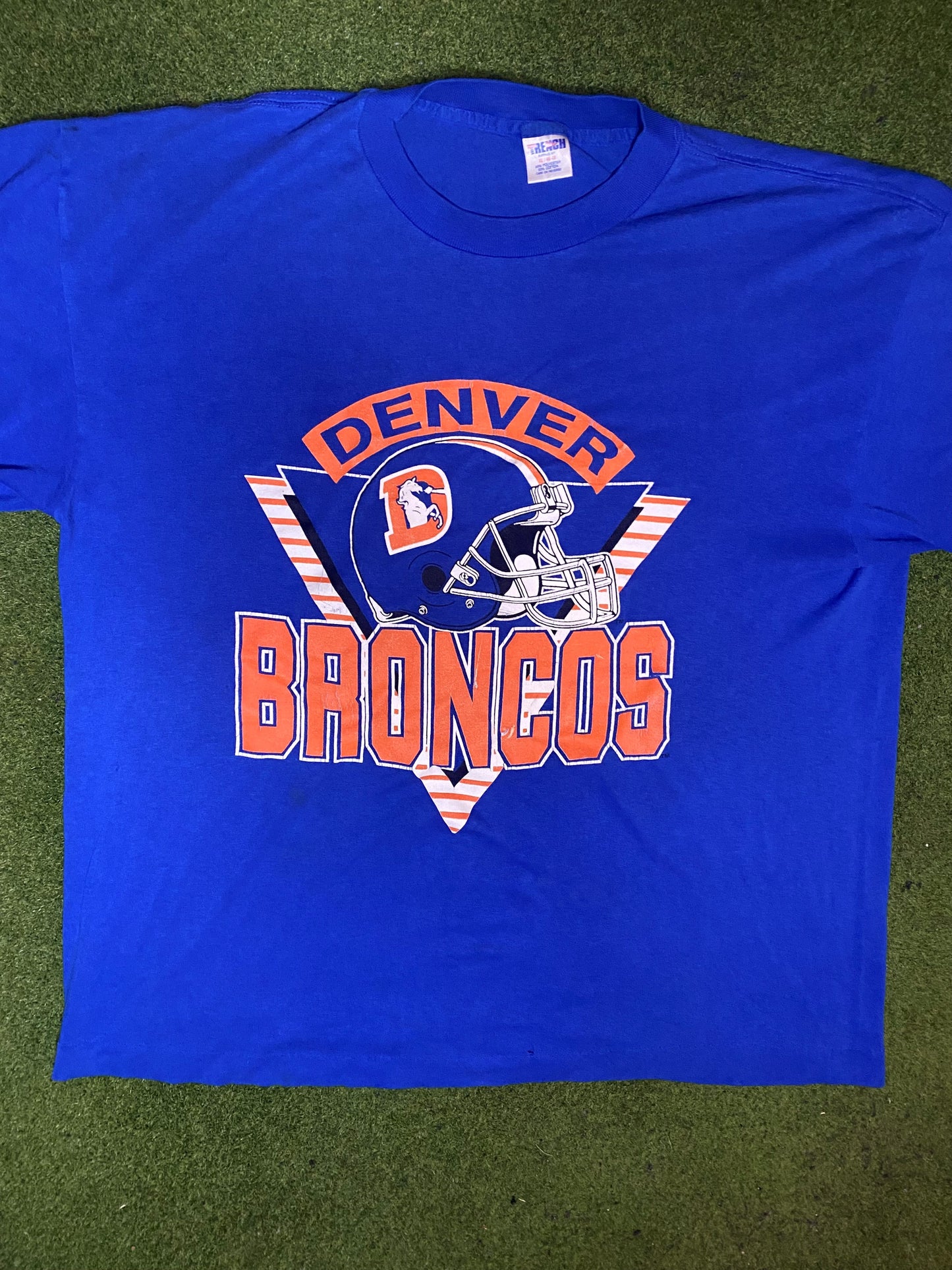 90s Denver Broncos - Vintage NFL T-Shirt (XL) - Gametime Vintage