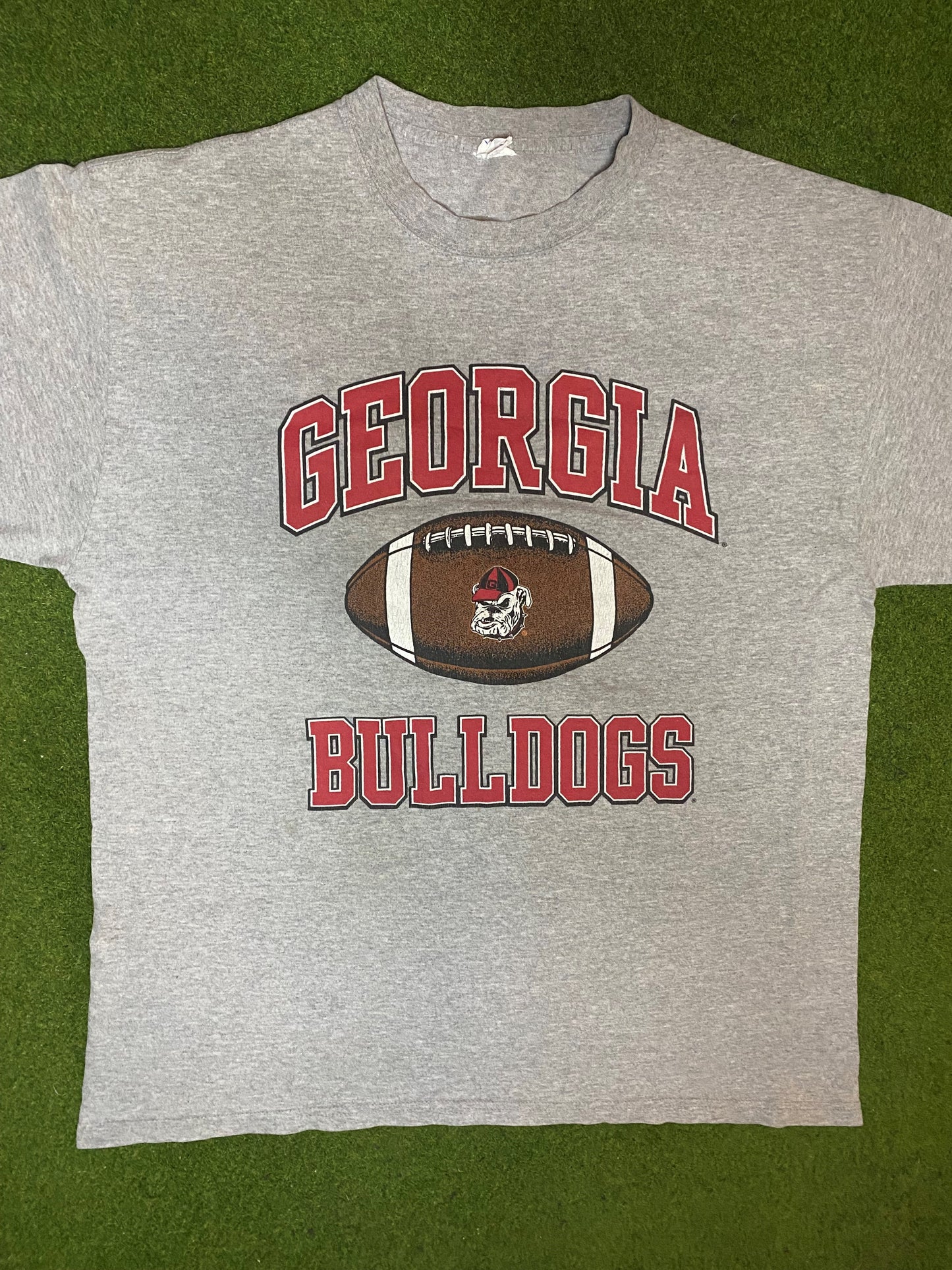 90s Georgia Bulldogs - Vintage College Football T-Shirt (Large) - Gametime Vintage