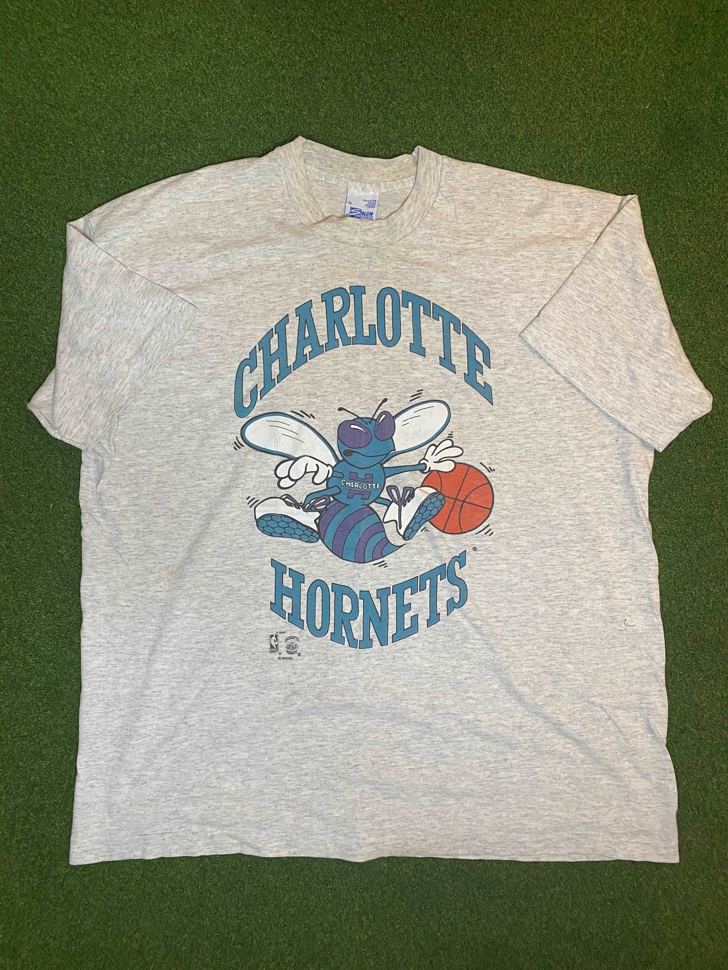 90s Charlotte Hornets - Big Logo - Vintage NBA Tee Shirt (XL) - Gametime Vintage