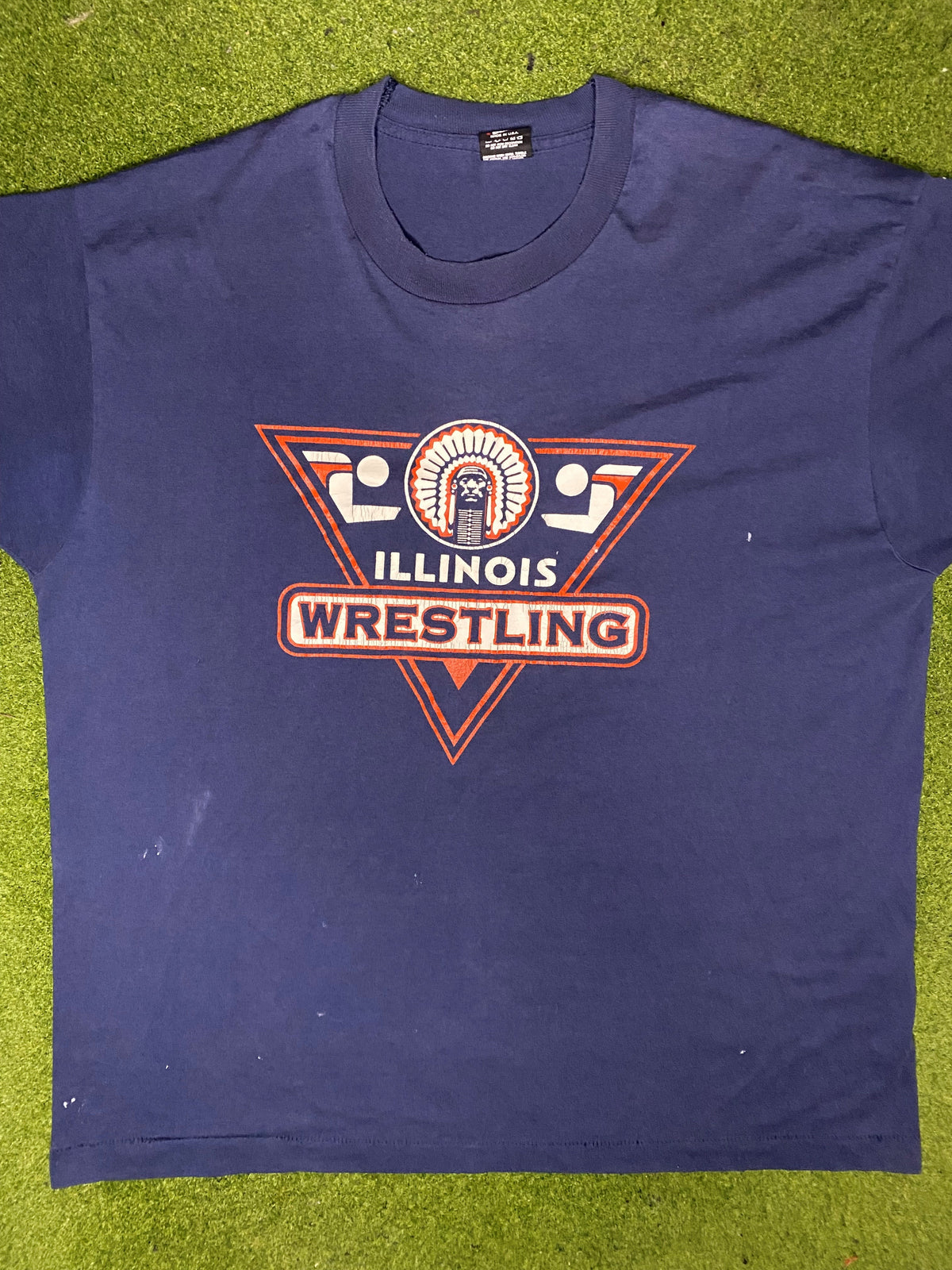 90s Illinois Fighting Illini - Vintage College Wrestling T Shirt (2XL) - Gametime Vintage