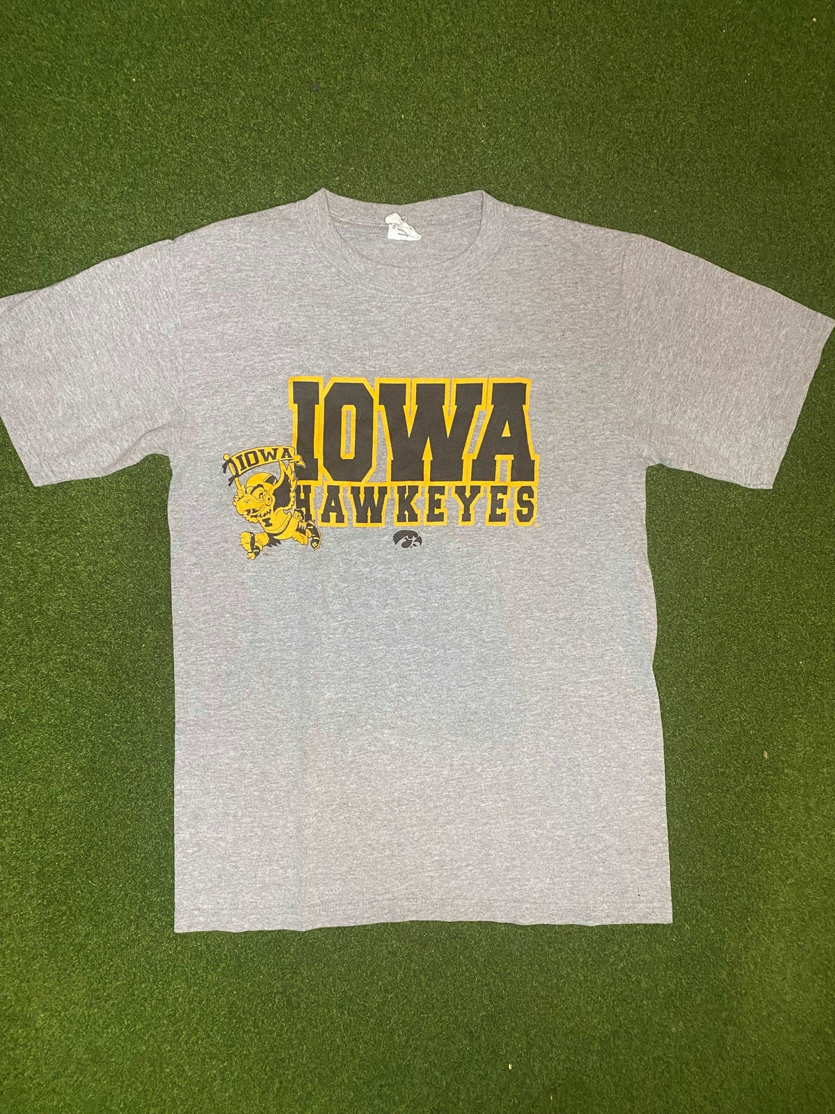 90s Iowa Hawkeyes - Vintage College Tee Shirt (Small) - Gametime Vintage
