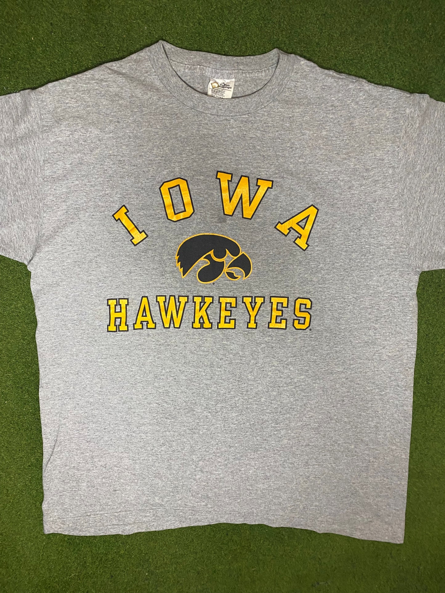 90s Iowa Hawkeyes - Vintage College T-Shirt (Large) - Gametime Vintage