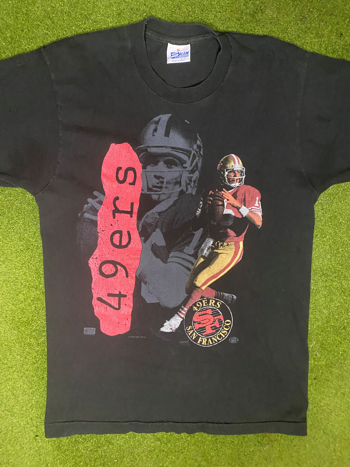 90s San Francisco 49ers - Joe Montana - Vintage NFL Player T-Shirt (Large) - Gametime Vintage
