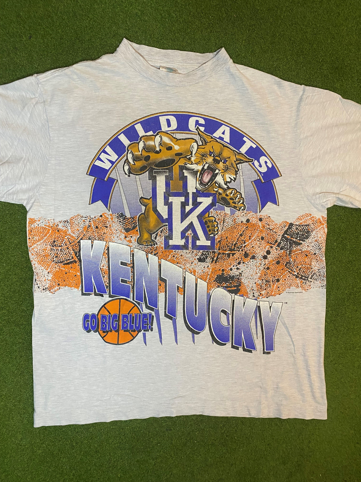 90s Kentucky Wildcats - Print All Over - Vintage College Basketball T-Shirt (XL) - Gametime Vintage