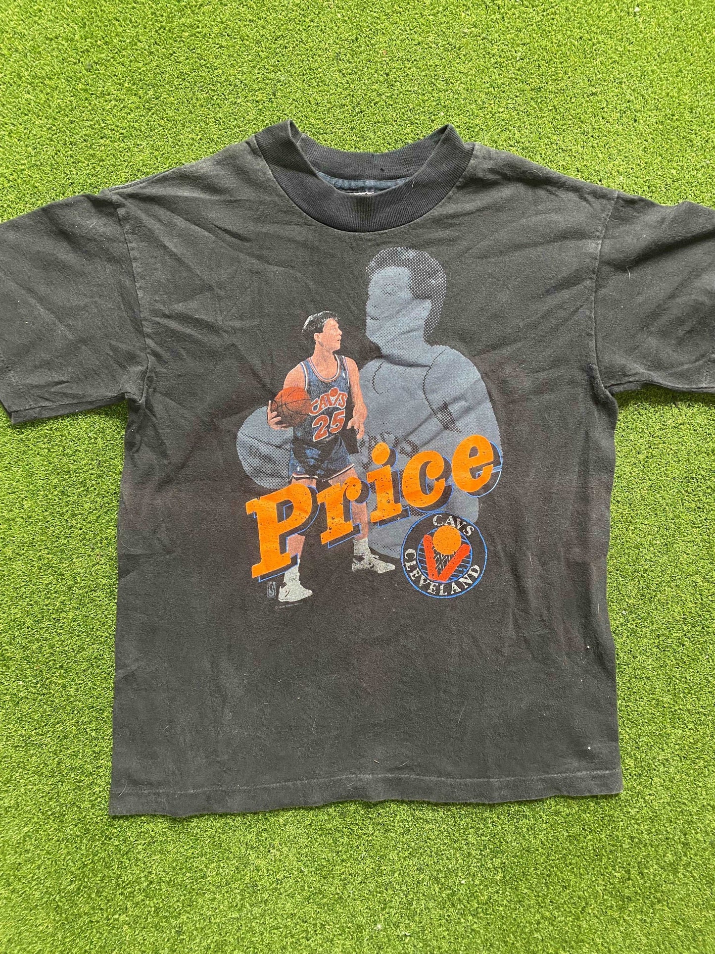 90s Cleveland Cavaliers - Mark Price - Vintage NBA Player Tee Shirt (Youth Medium) - Gametime Vintage