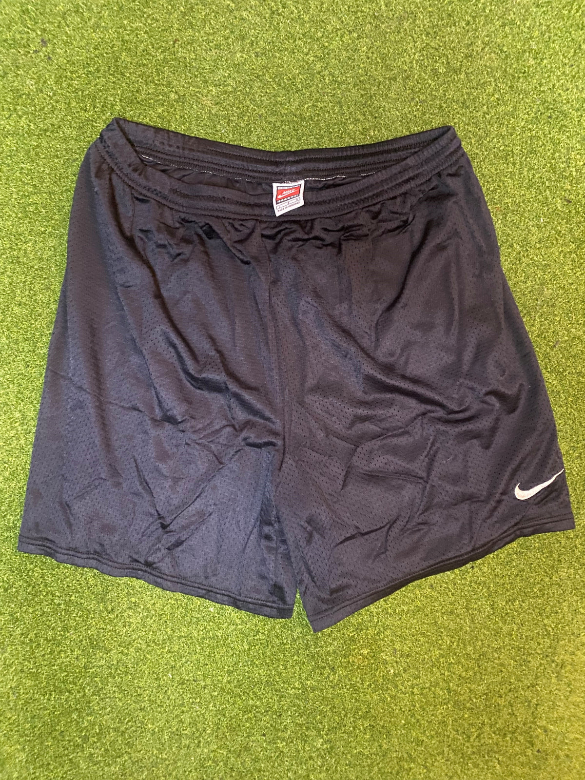 90s Nike - Vintage Nike Shorts (Large) - Gametime Vintage