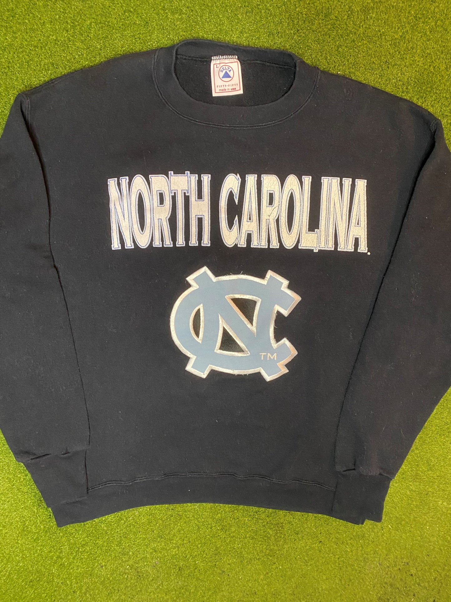 90s North Carolina Tar Heels - Vintage College Sweatshirt (Large) - Gametime Vintage