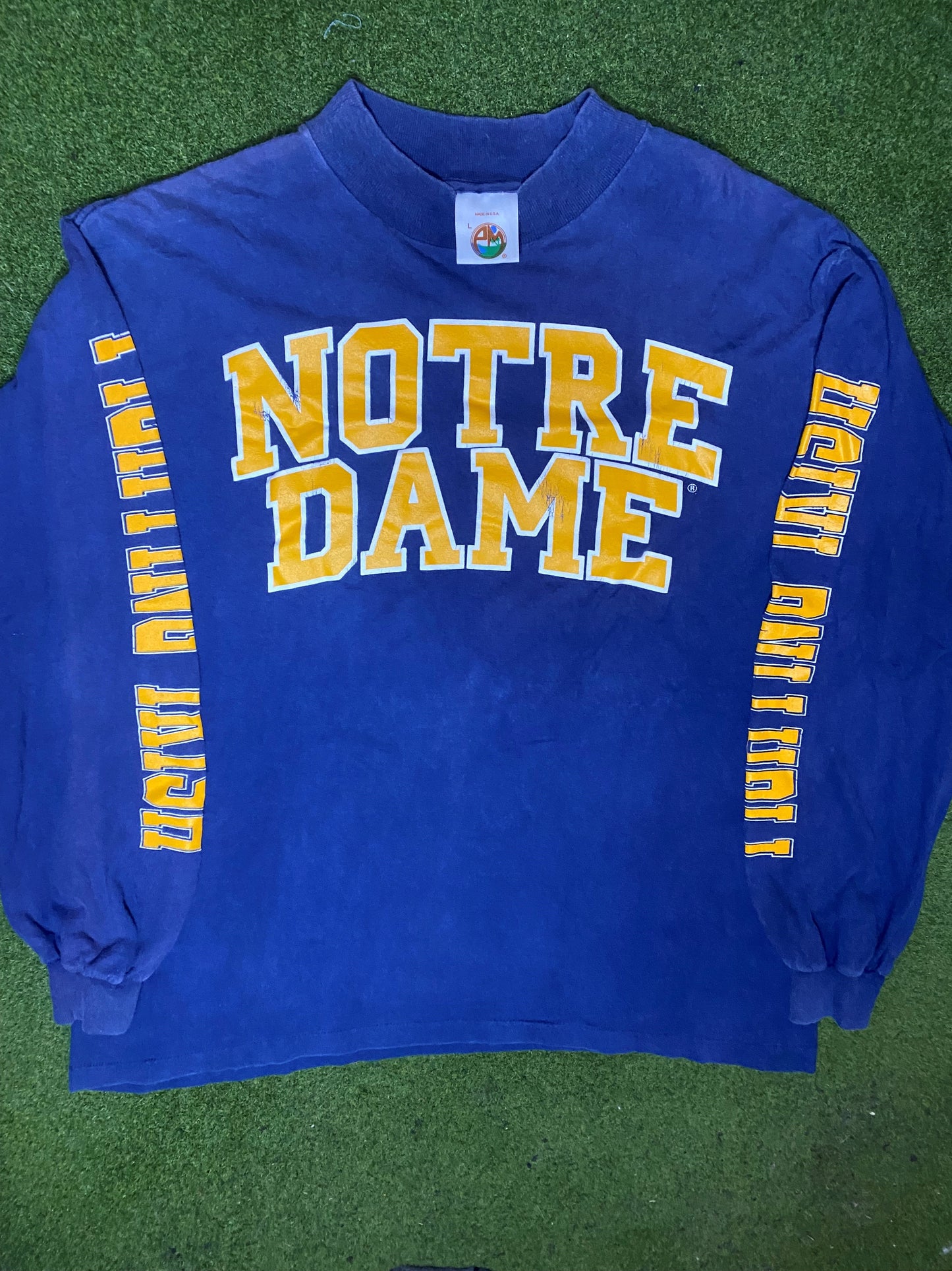 90s Notre Dame Fighting Irish - Vintage College Long Sleeve (Large) - Gametime Vintage