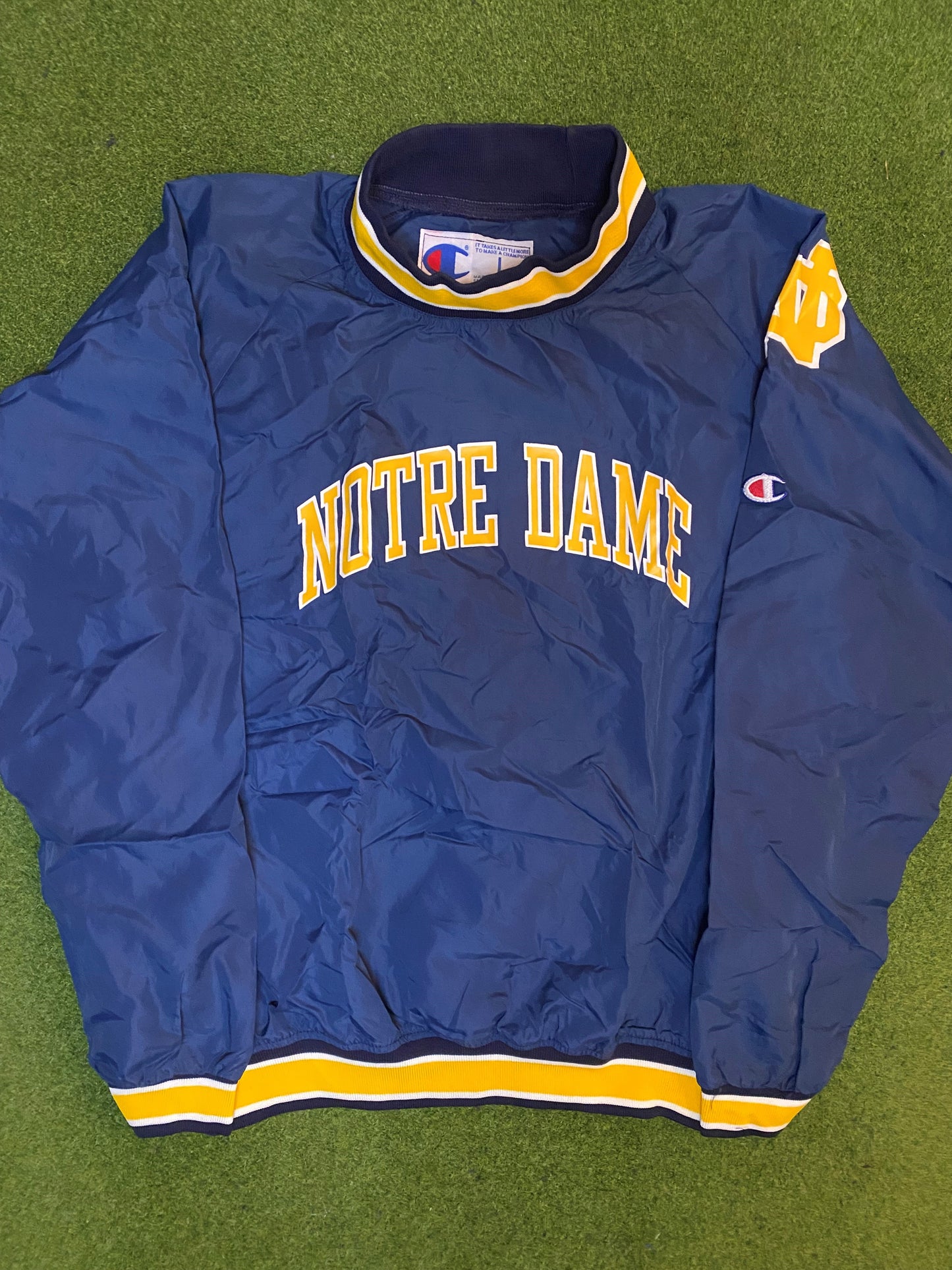 90s Notre Dame Fighting Irish - Vintage College Windbreaker (Large) - Gametime Vintage