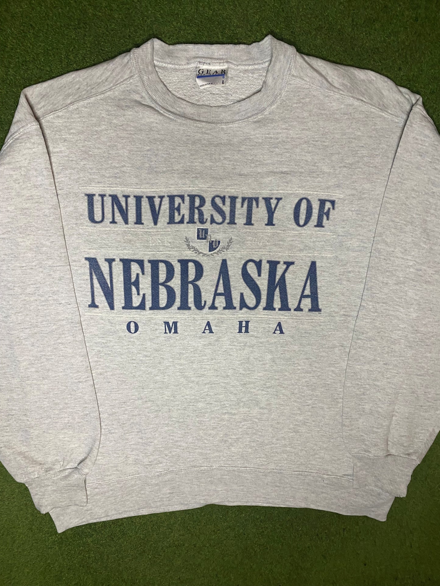 90s Omaha Mavericks - Vintage University Sweatshirt (Large) - Gametime Vintage