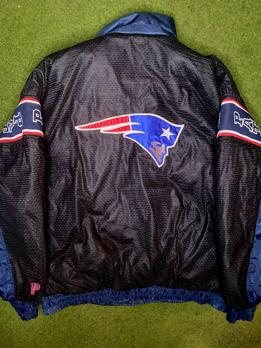 90s New England Patriots - Reversible - Vintage NFL Winter Jacket (2XL)