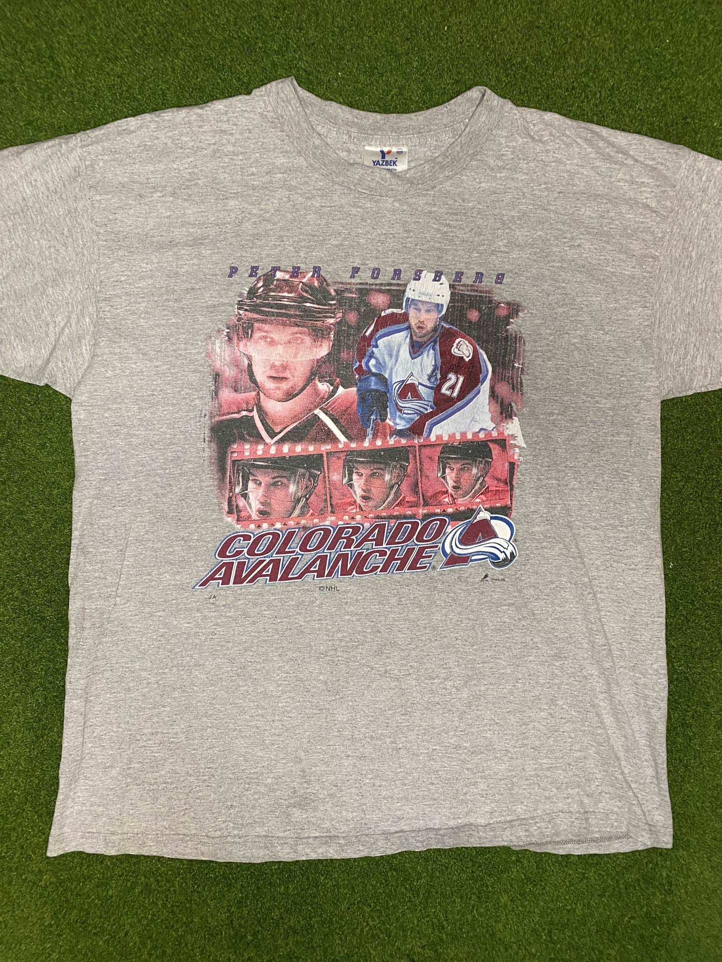 90s Colorado Avalanche - Peter Forsberg - Vintage NHL Player Tee Shirt (XL) - Gametime Vintage