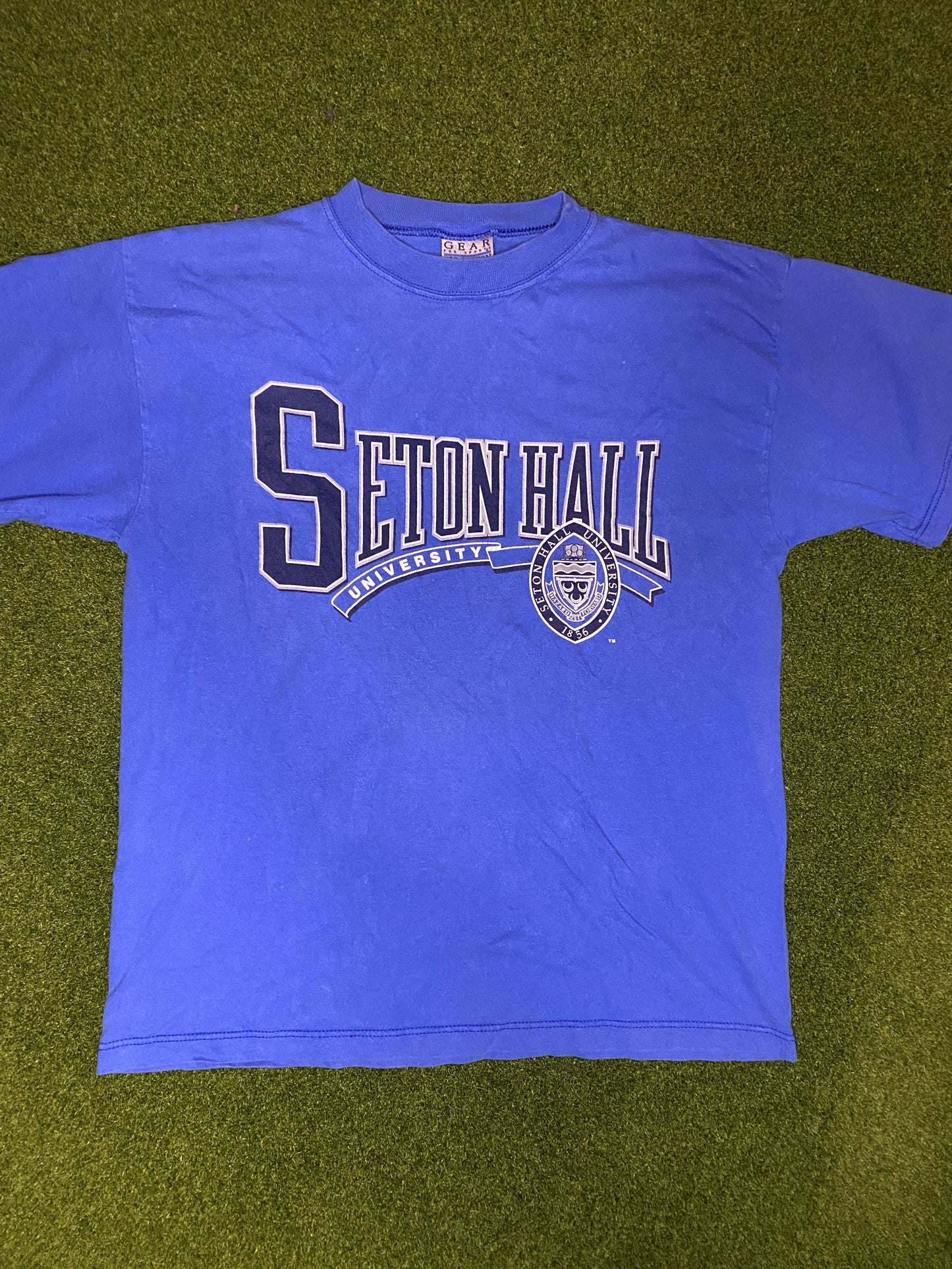 90s Seton Hall Pirates - Vintage College Tee Shirt (Medium) - Gametime Vintage
