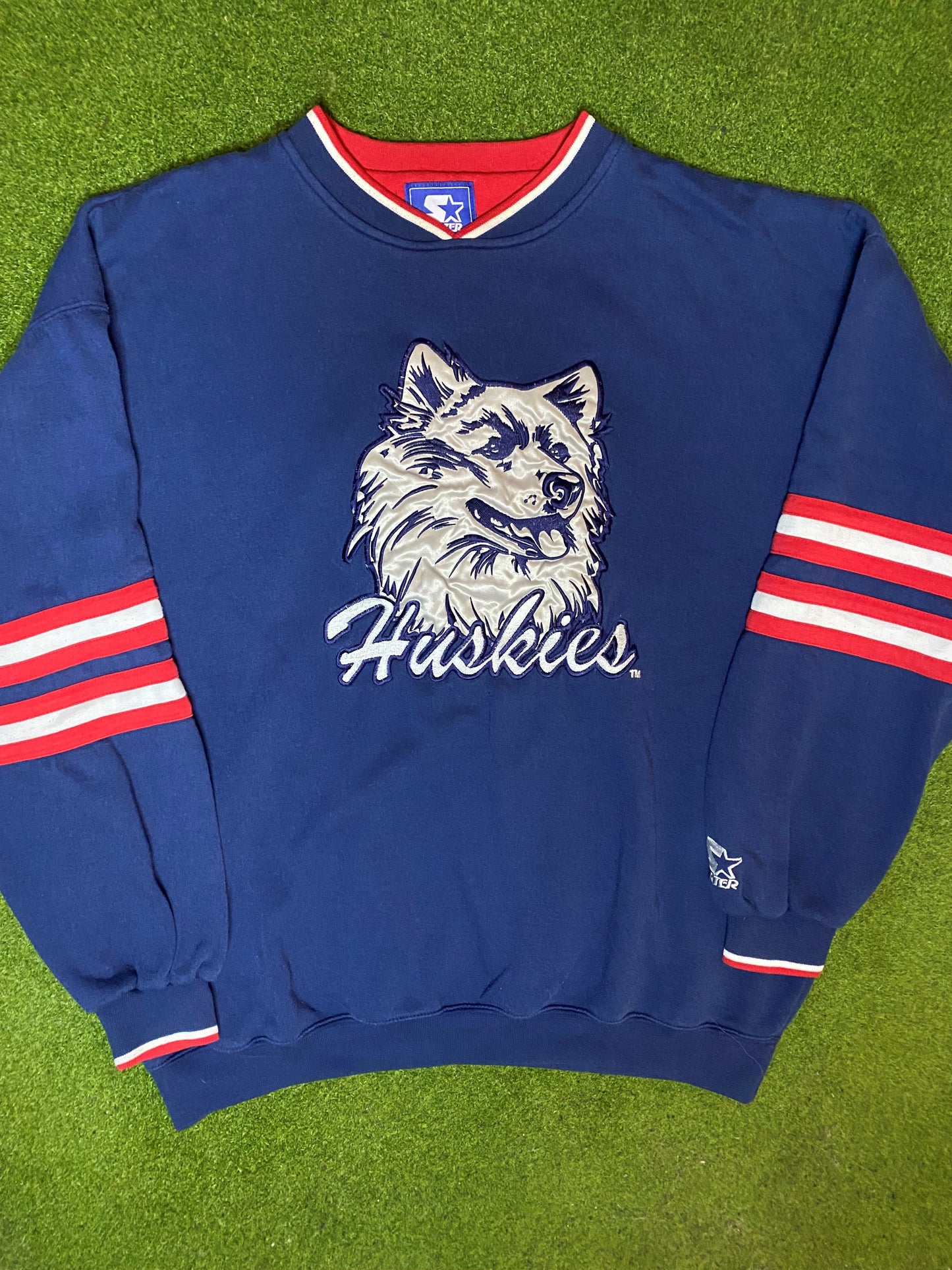 90s UConn Huskies - Vintage College Sweatshirt (XL) - Gametime Vintage