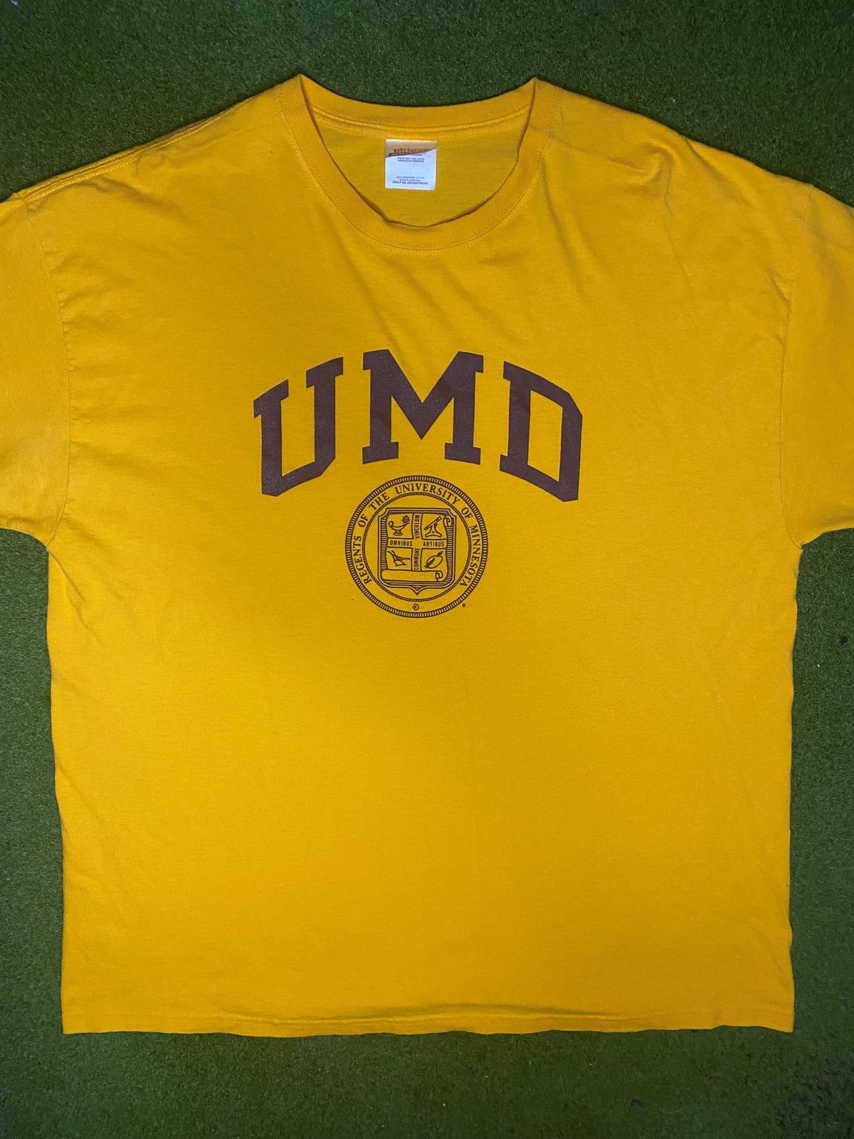 00s Minnesota Duluth Bulldogs - Vintage College T Shirt (2XL) - Gametime Vintage