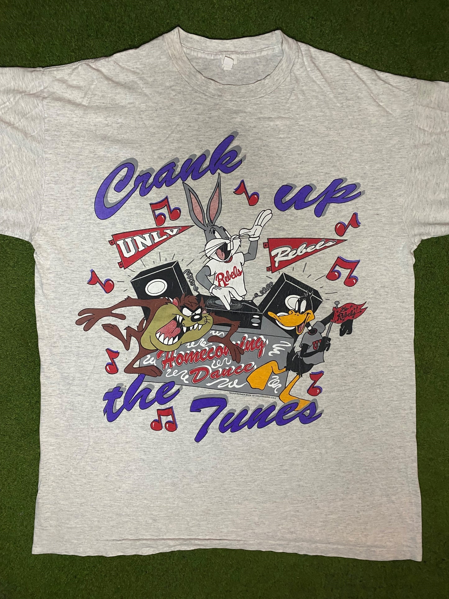 90s UNLV Runnin Rebels - Looney Tunes - Vintage College T-Shirt (2XL) - Gametime Vintage