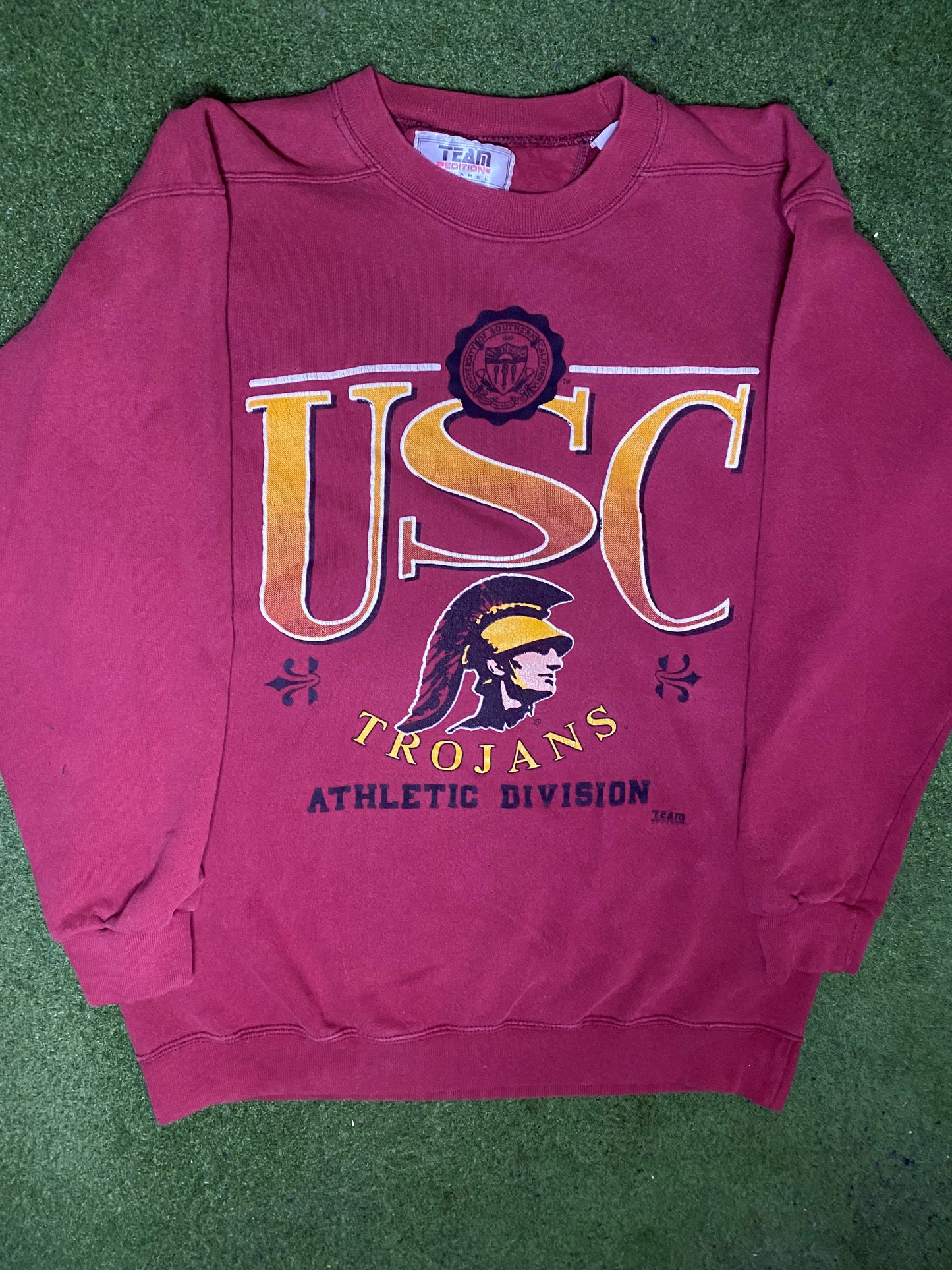 90s USC Trojans - Vintage College Sweatshirt (Large) - Gametime Vintage