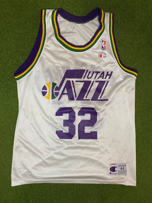 90s Utah Jazz - Karl Malone #32 - Champion - Vintage NBA Jersey (44)