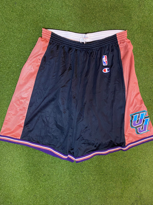 90s Utah Jazz - Champion - Vintage NBA Shorts (XL)