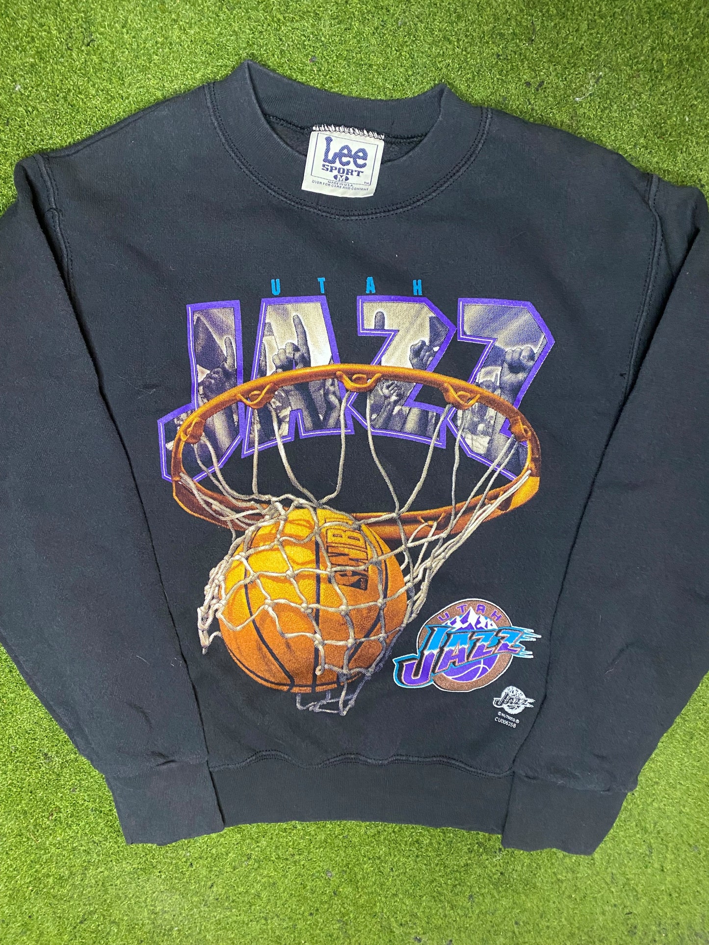 90s Utah Jazz - Vintage NBA Sweatshirt (Youth Medium) - Gametime Vintage