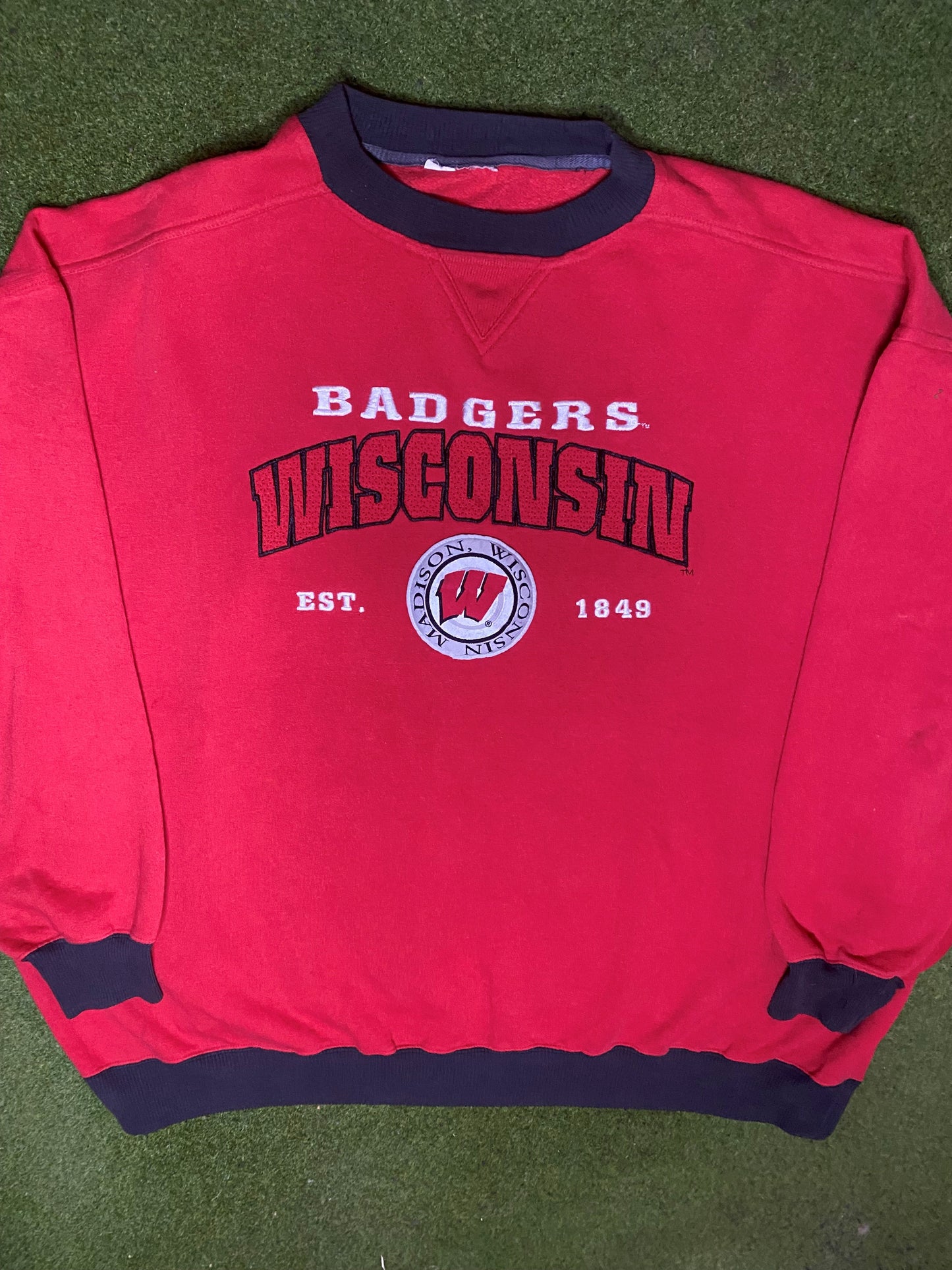 90s Wisconsin Badgers - Vintage College Sweatshirt (2XL) - Gametime Vintage