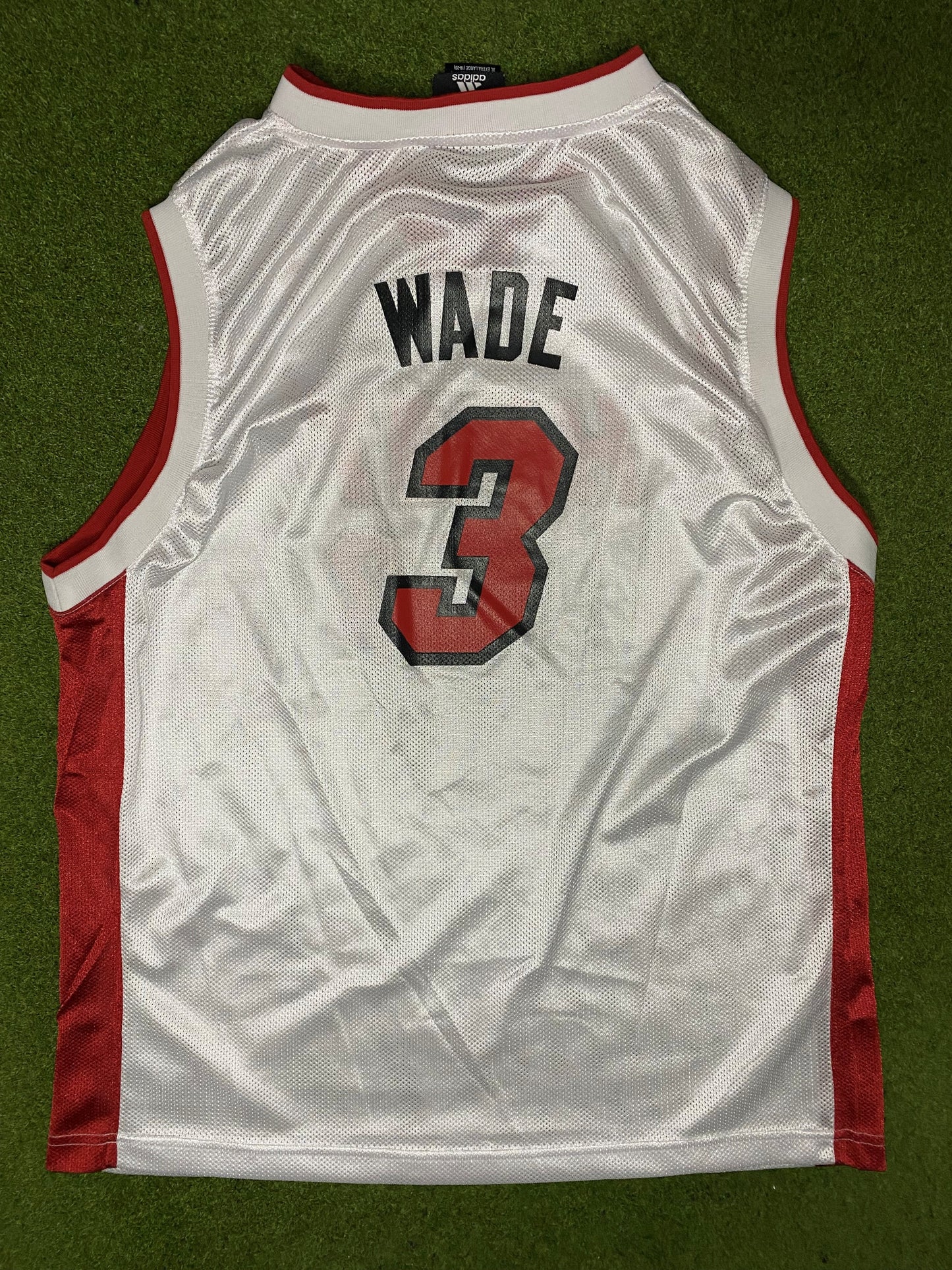 2006-2016 Miami Heat - Dwayne Wade #3 - Vintage NBA Jersey (Youth XL) - Gametime Vintage
