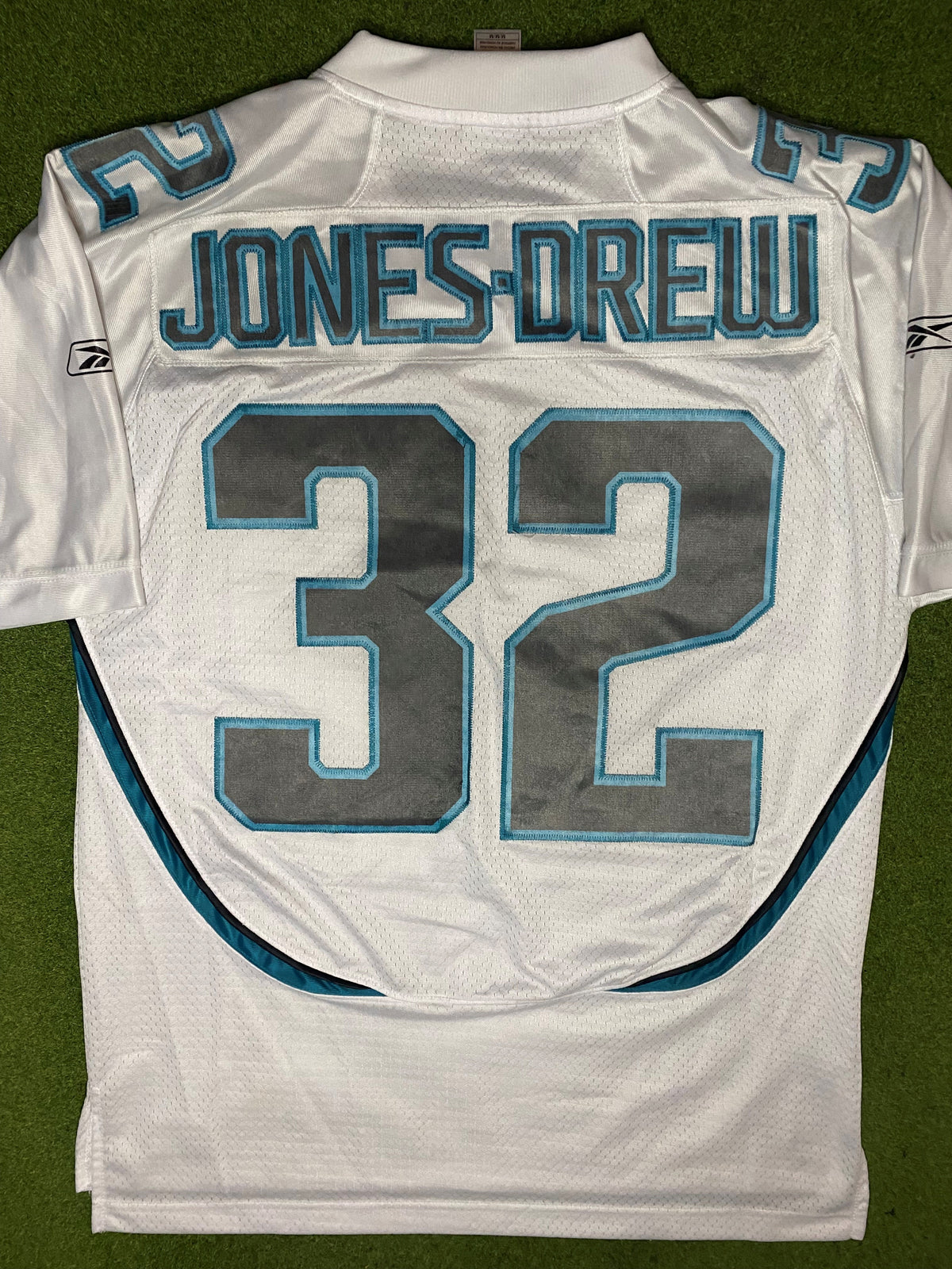 00s Jacksonville Jaguars - Maurice Jones-Drew #32 - Reebok On-Field - Vintage NFL Jersey (Medium) - Gametime Vintage