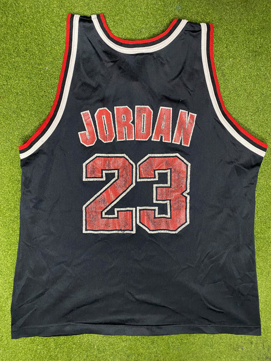 1990-1998 Chicago Bulls - Michael Jordan #23 - Vintage NBA Jersey (48) - Gametime Vintage