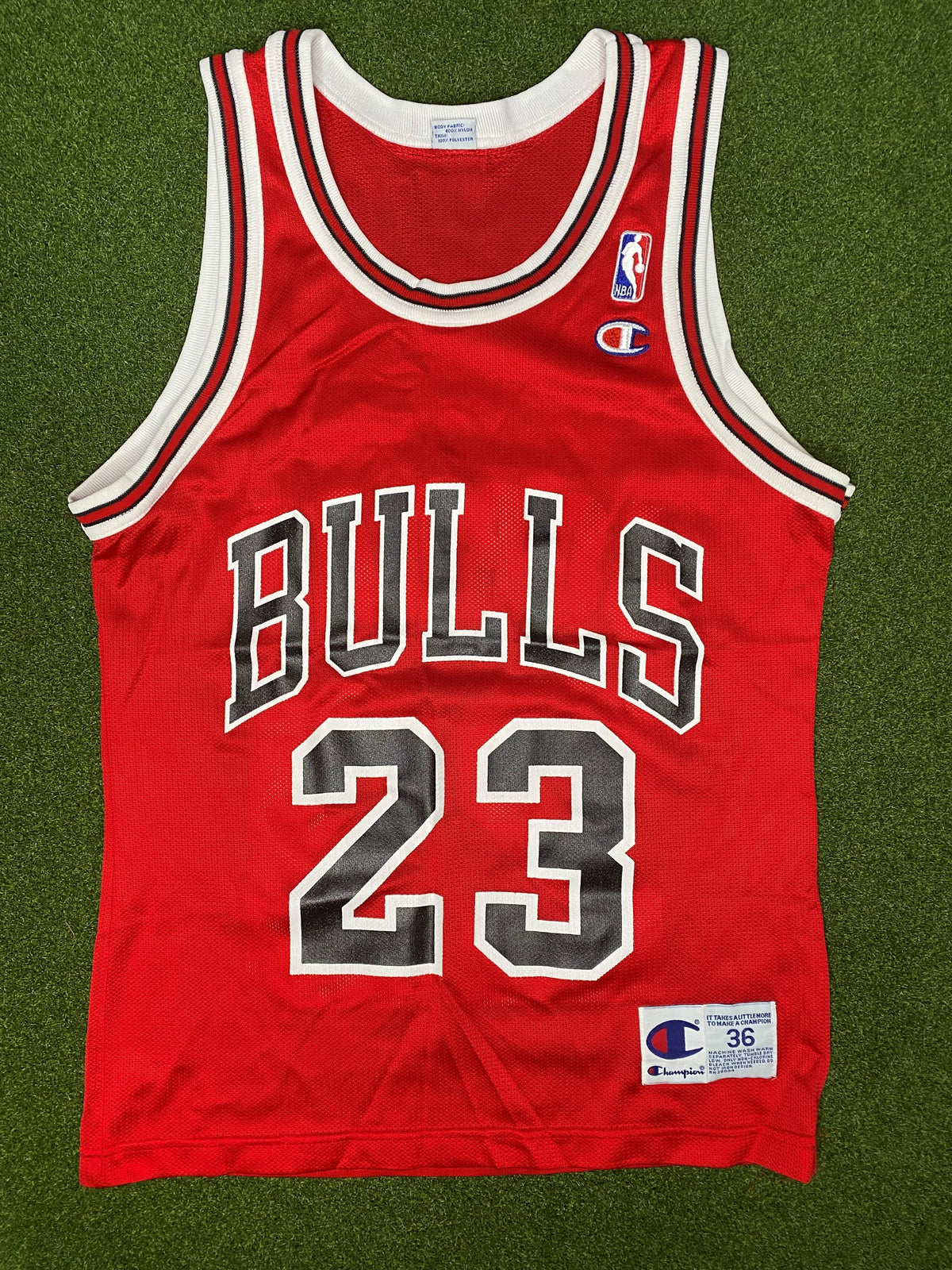 1990-1998 芝加哥公牛队 - 迈克尔·乔丹 #23 - 复古 NBA 球衣 (36)