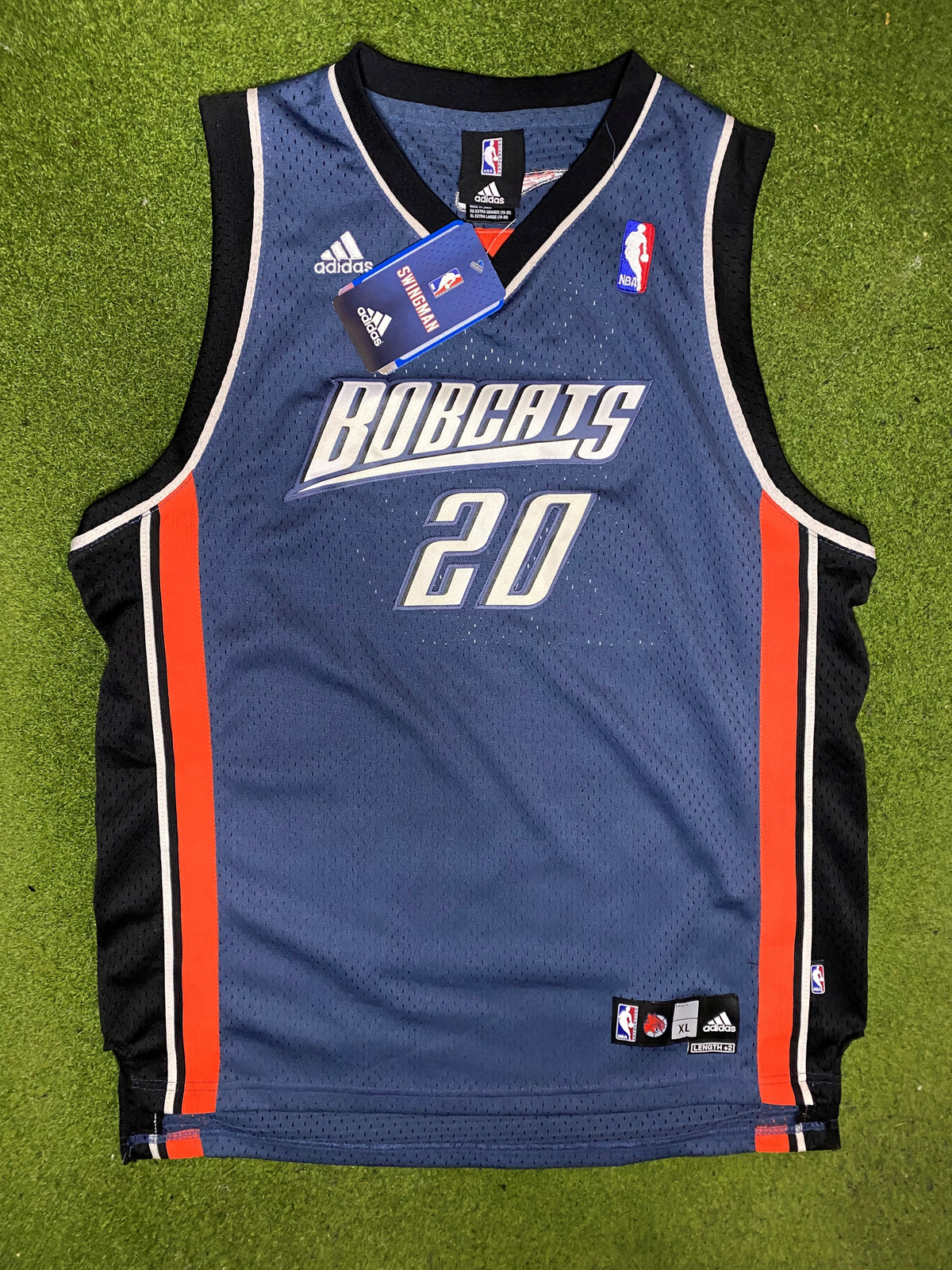 2006-2009 Charlotte Bobcats - Raymond Felton #20 - Adidas NWT - Vintage NBA Jersey (Youth XL) - Gametime Vintage