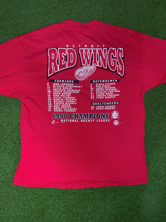 1998 Detroit Red Wings - Back to Back Stanley Cup Champions - Vintage NHL Tee Shirt (XL) - Gametime Vintage
