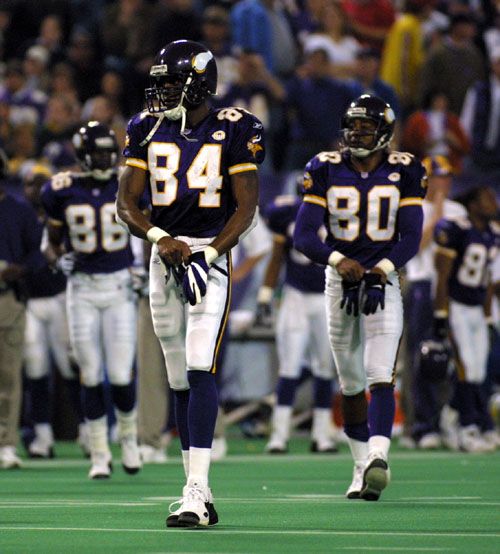 Blast from the Past: Revisiting the Epic 1998 Minnesota Vikings Season Through Vintage Sportswear at Gametime Vintag