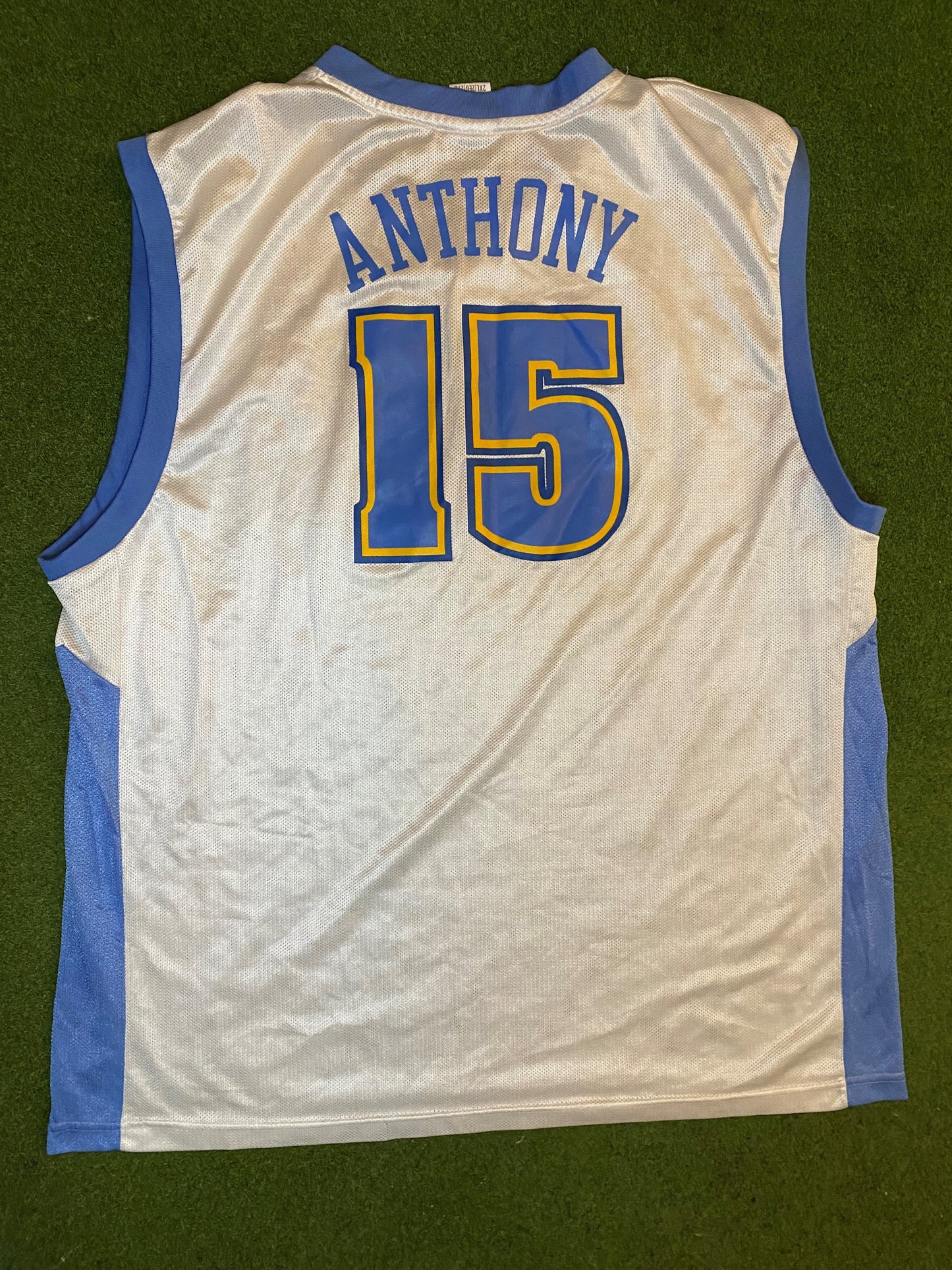 00s Denver Nuggets - Carmelo Anthony #15 - Reebok - Vintage NBA Jersey (2XL)