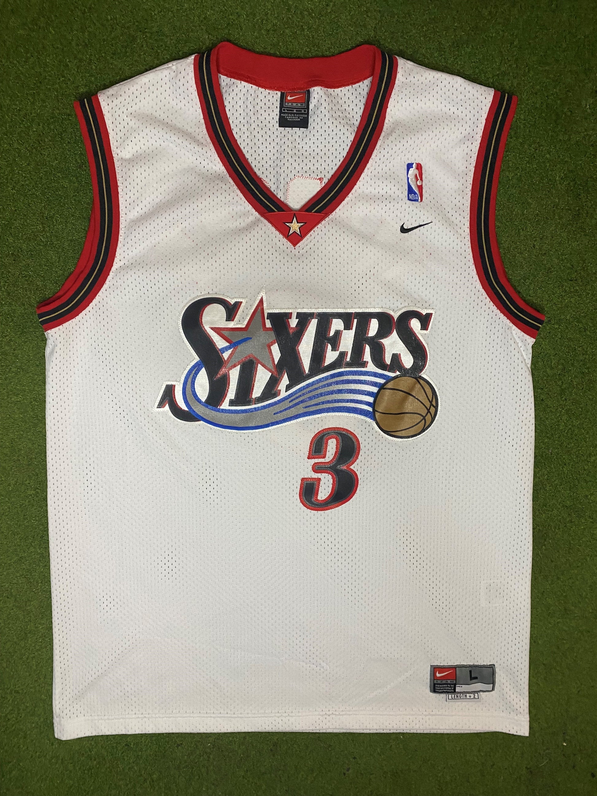 00s Philadelphia 76ers - Allen Iverson #3 - Nike - Vintage NBA Jersey (Large) 