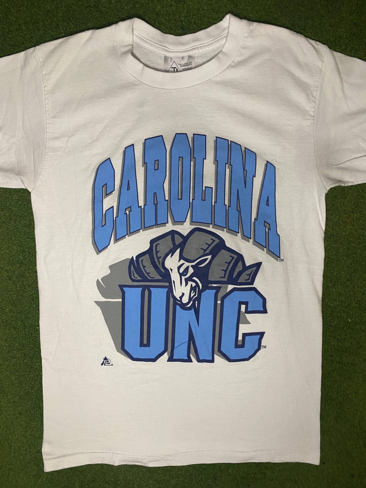 00s North Carolina Tar Heels - Vintage College Tee (Medium) - Gametime Vintage