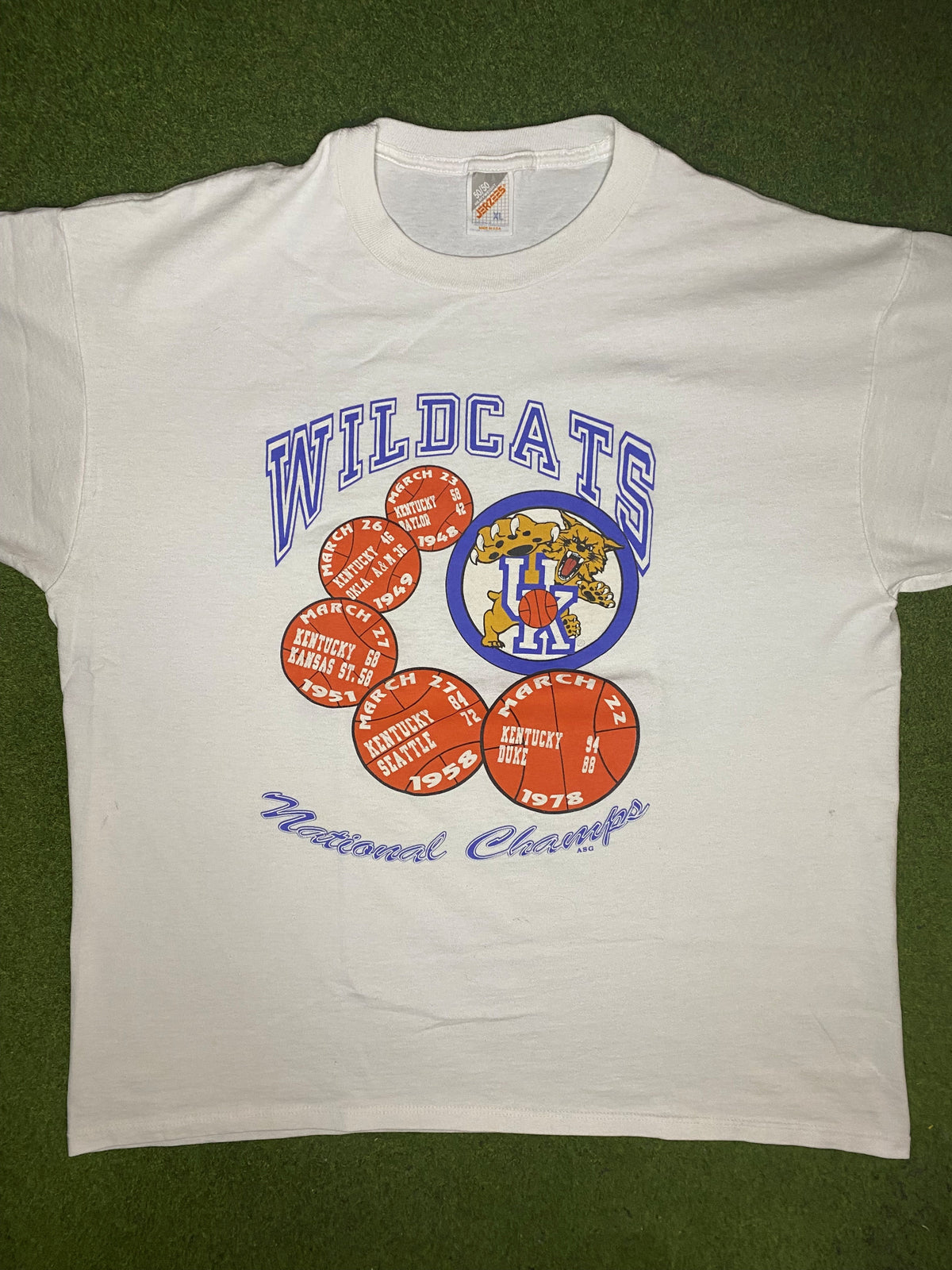1978 Kentucky Wildcats - National Champions - Vintage College T-Shirt (XL) - Gametime Vintage