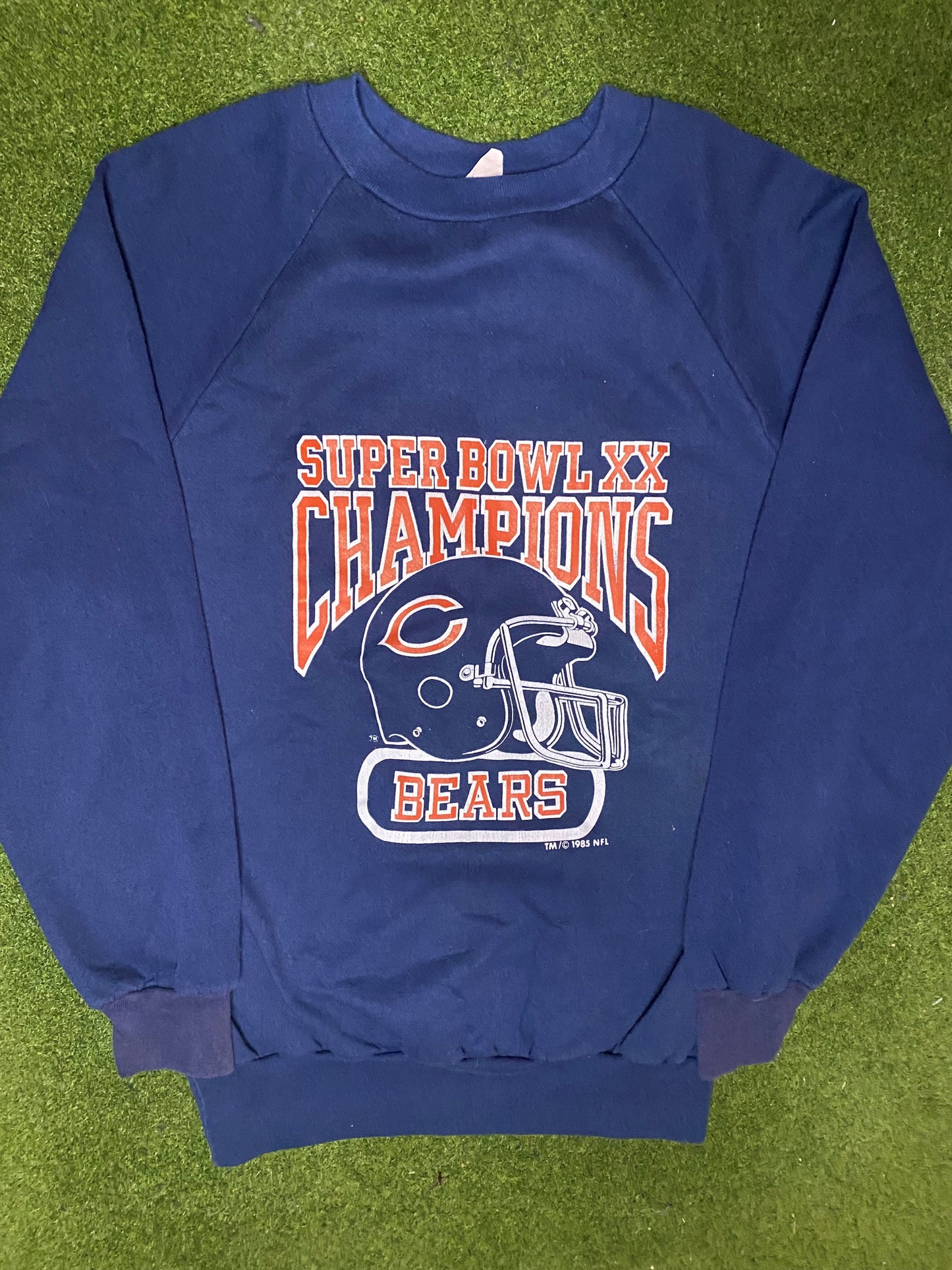 1985 Chicago Bears - Super Bowl XX Champions - Vintage NFL Sweatshirt (Medium)