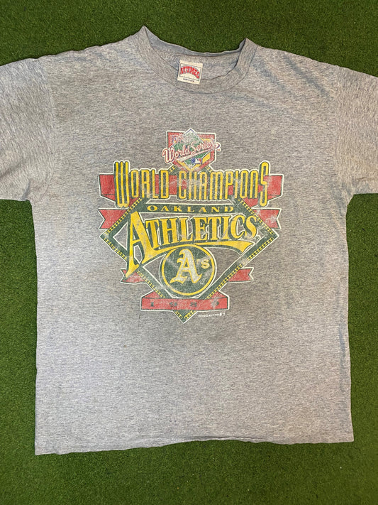 1989 Oakland Athletics - World Series Champions - Vintage MLB T-Shirt (XL)