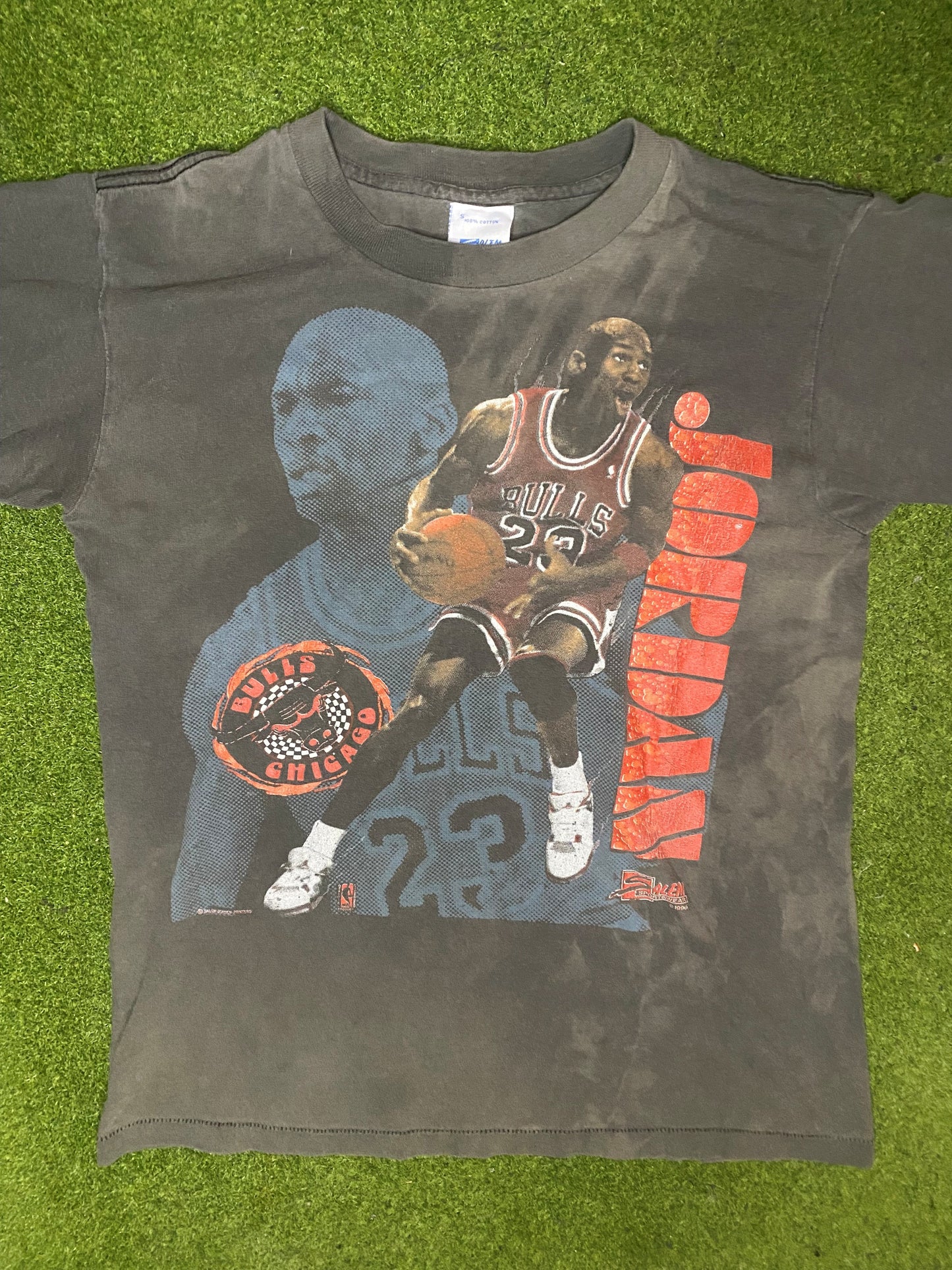 1990 Chicago Bulls - Michael Jordan - Vintage NBA Player T Shirt (Small) Gametime Vintage