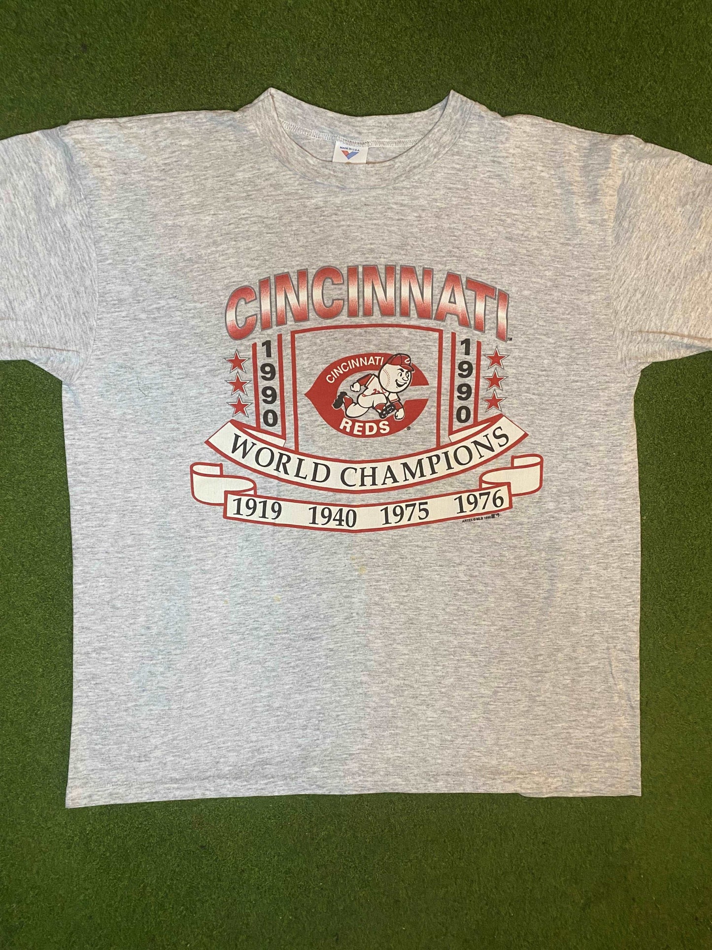 1990 Cincinnati Reds - World Champions - Vintage MLB T-Shirt (XL) Gametime Vintage