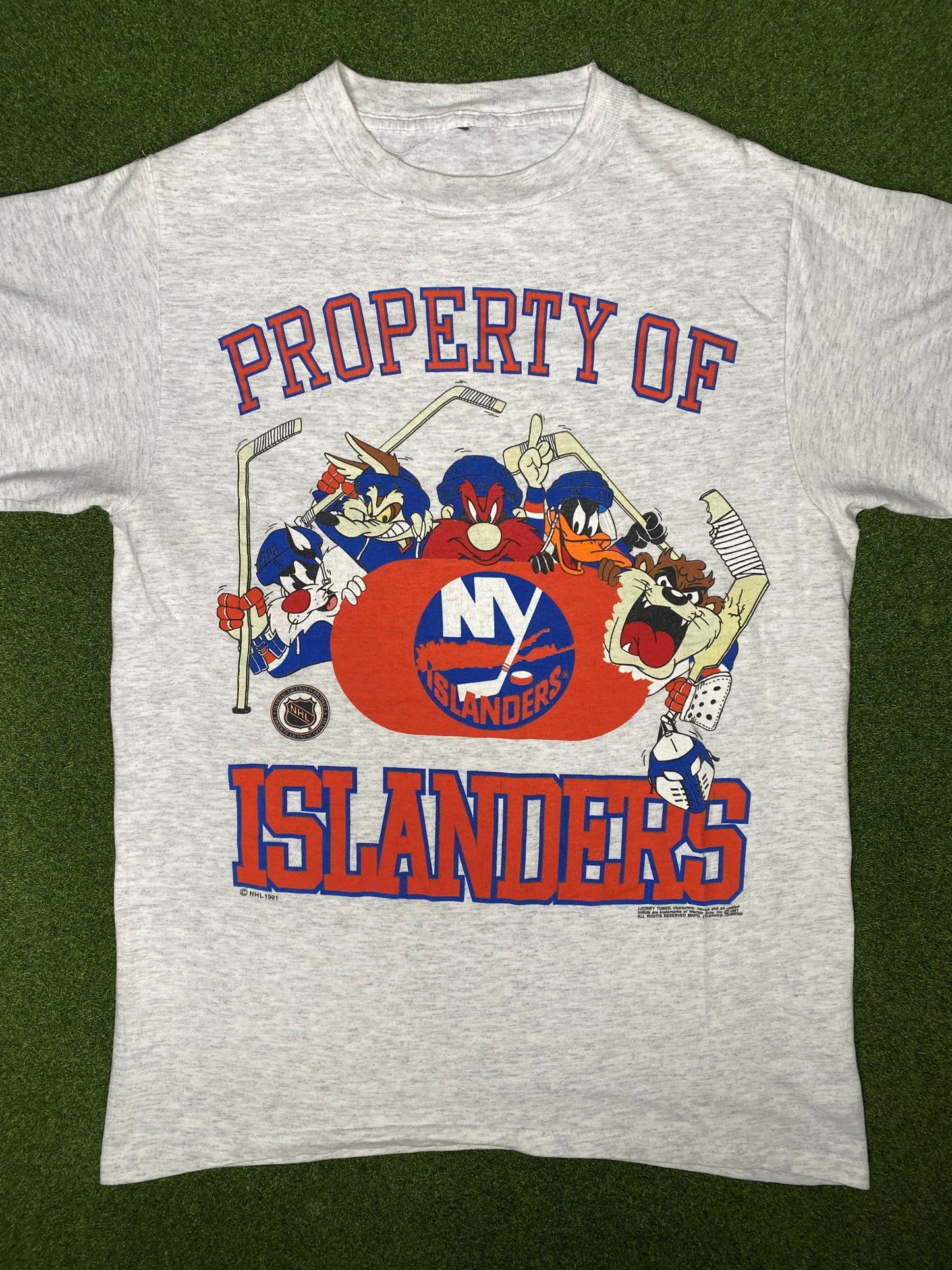 1991 New York Islanders - Looney Tunes - Vintage NHL T Shirt (Large)