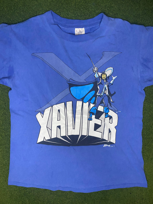 1991 Xavier Musketeers - Vintage College T Shirt (Large) - Gametime Vintage
