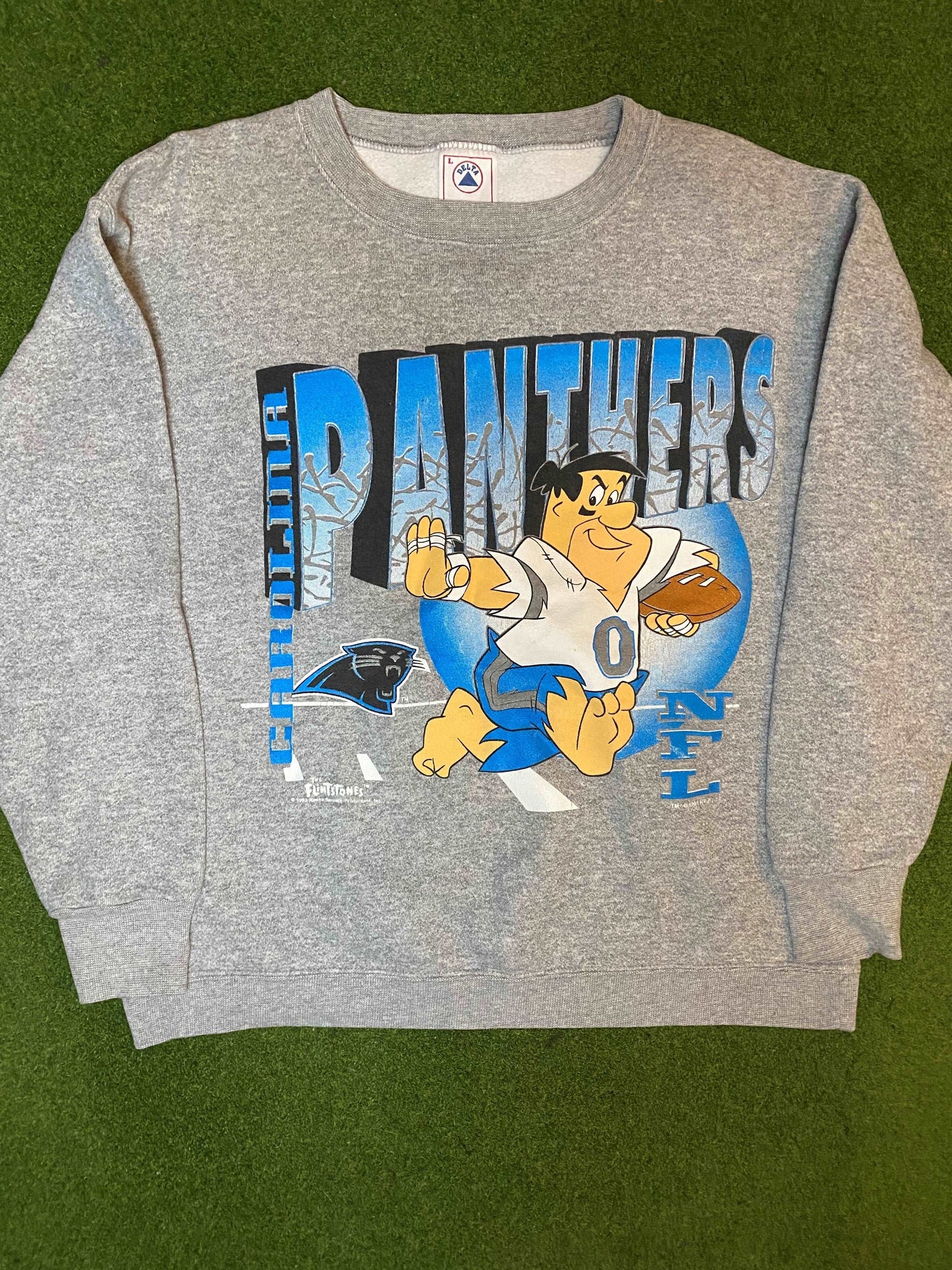 1993 Carolina Panthers - Fred Flintstone crossover - Vintage NFL Crewneck Sweatshirt (Large) Gametime Vintage