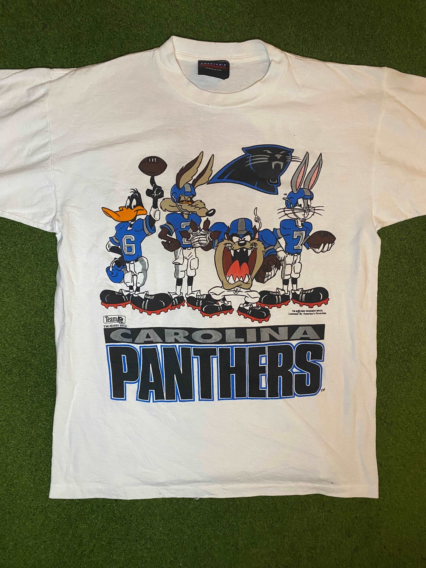 1993 Carolina Panthers - Looney Tunes Crossover - Double Sided - Vintage NFL T-Shirt (Large) Gametime Vintage