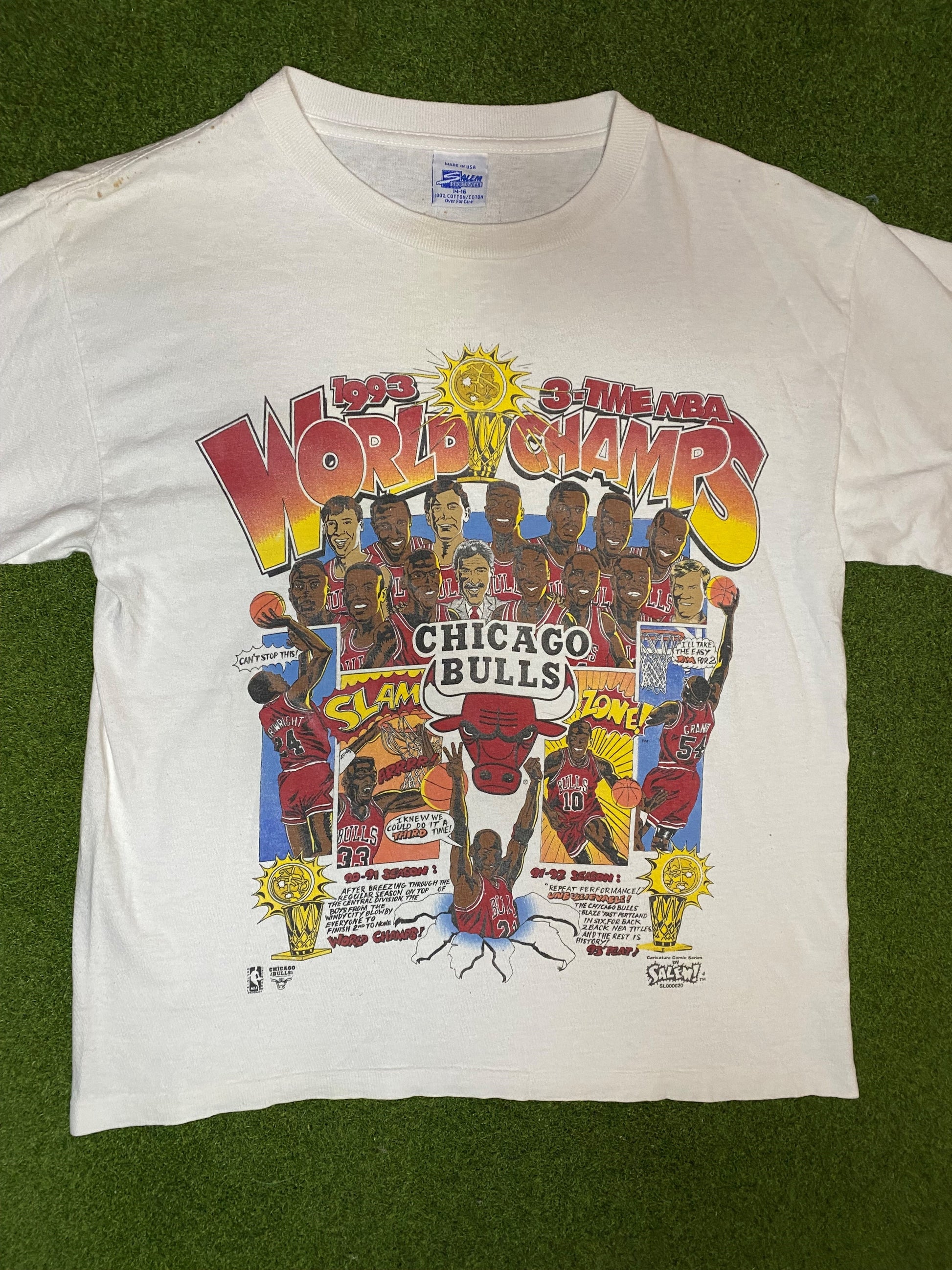 1993 Chicago Bulls - 3-Time NBA World Champs - Comic - Vintage NBA T-Shirt (Youth Large) 