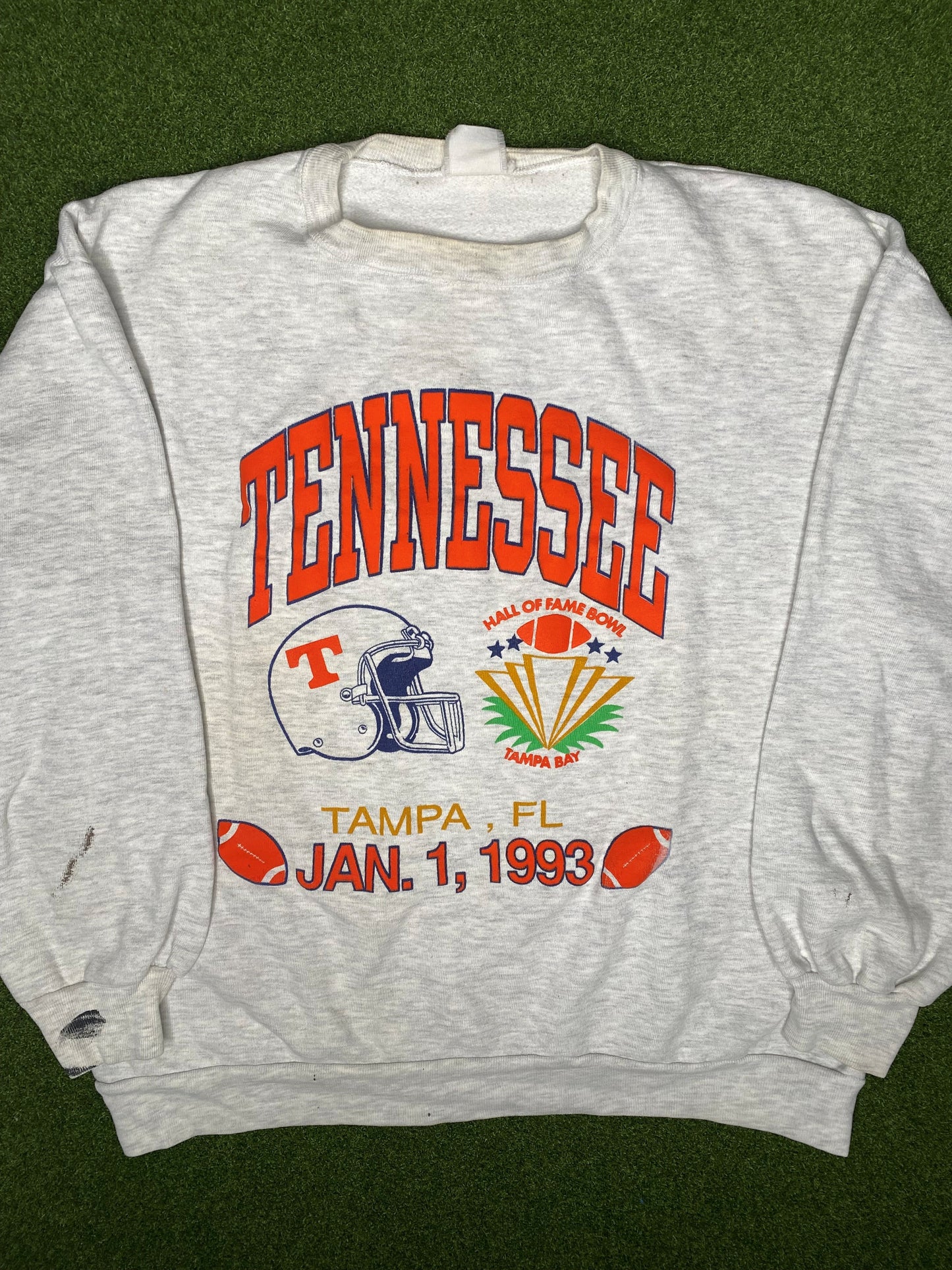 1993 Tennessee Volunteers - Hall of Fame Bowl - Vintage College Sweatshirt (Large)