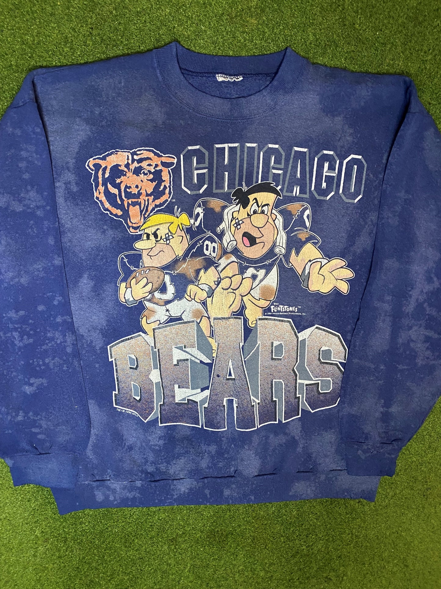 1994 Chicago Bears - Flintstones Crossover - Vintage NFL Sweatshirt (Large) Gametime Vintage